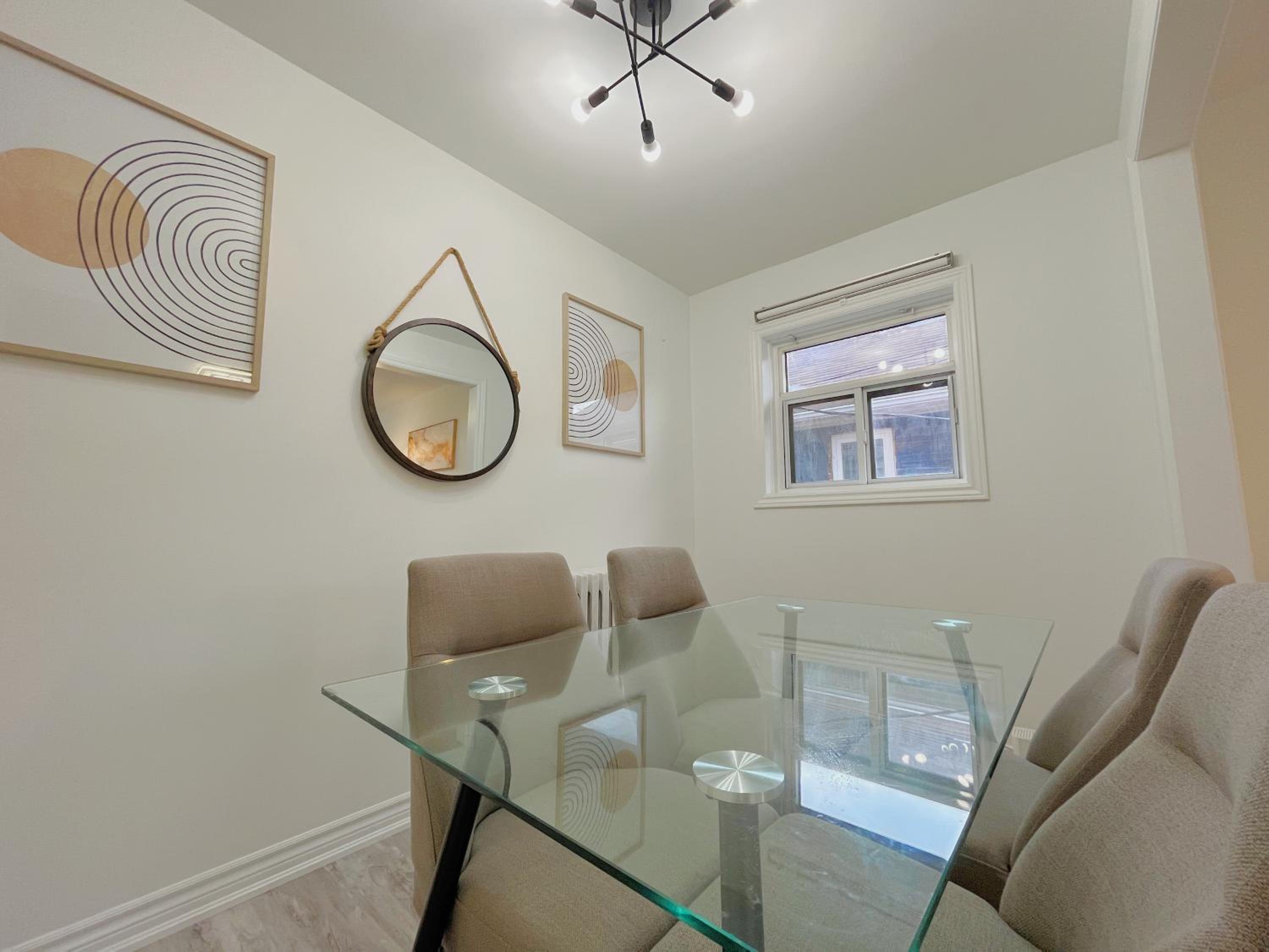 2B with parking, 10km to Toronto downtown