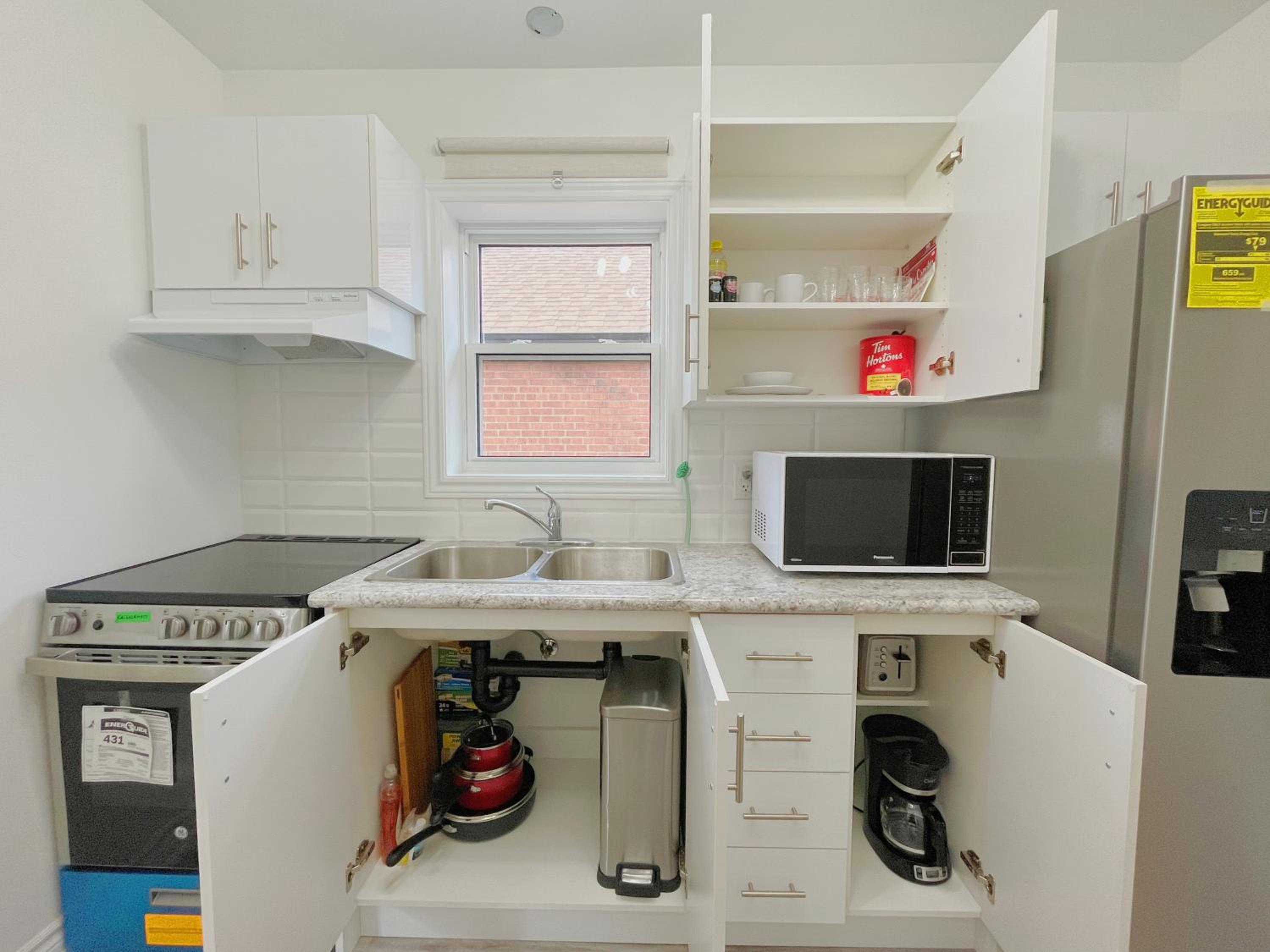 2B with parking, 10km to Toronto downtown