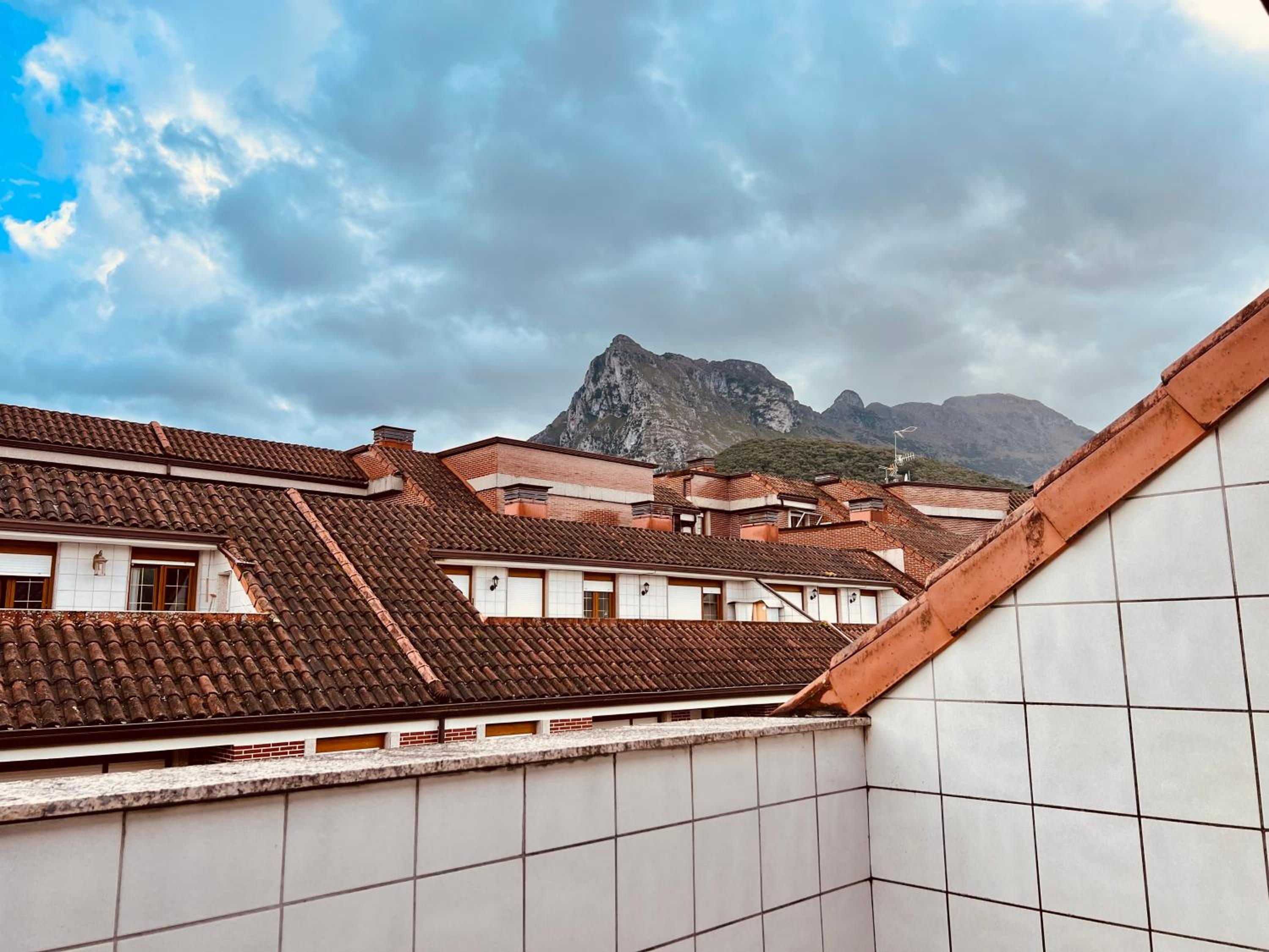 Excelente apartamento con garaje y piscina