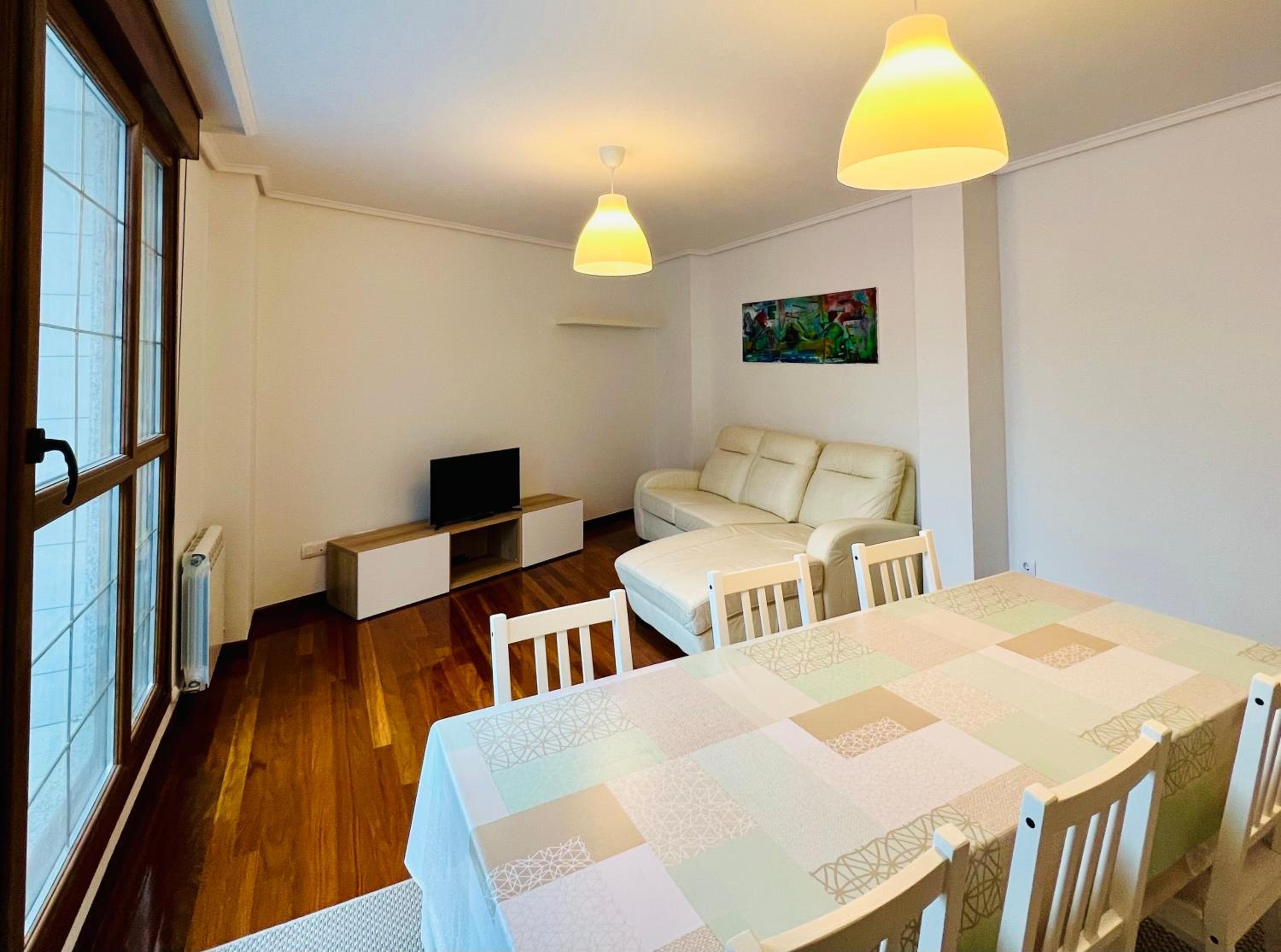 Excelente apartamento con garaje y piscina
