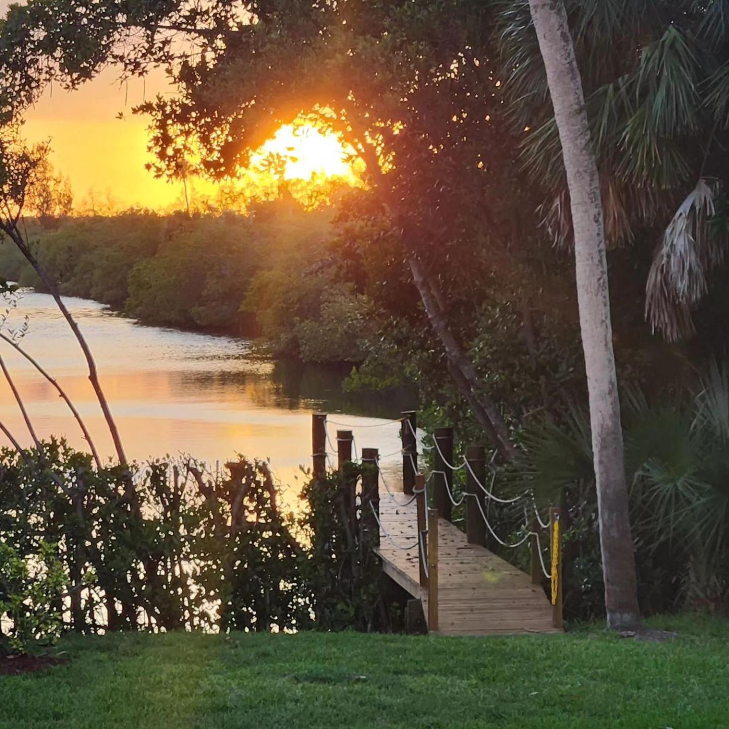Renovated Spacious Beach House-Steps from the Beach!