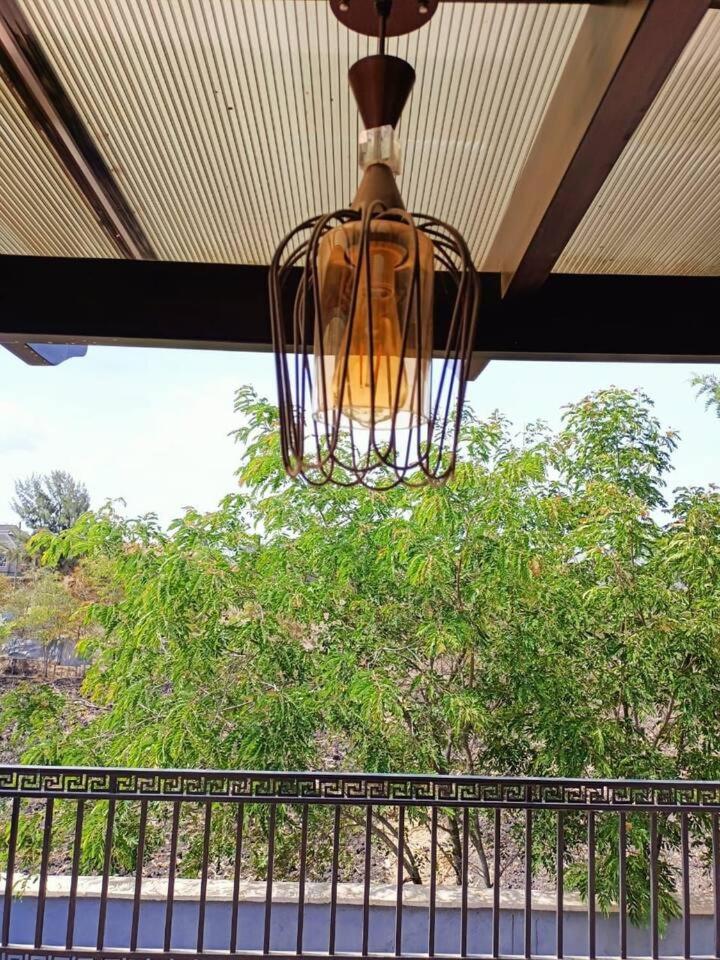 Exquisite 4 bedroom mansionette with a beautiful view-pink house