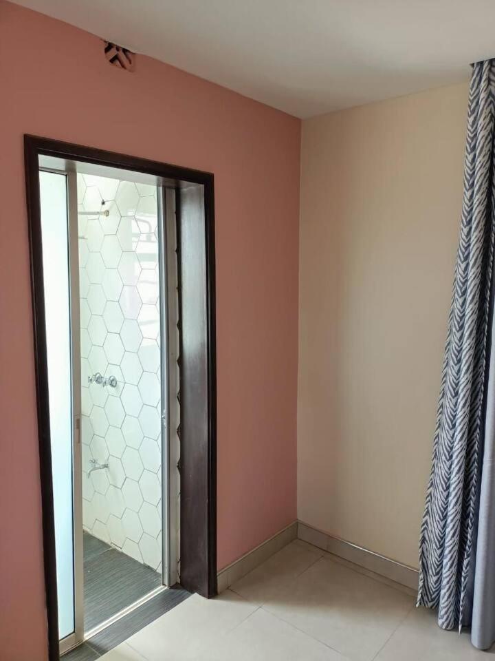 Exquisite 4 bedroom mansionette with a beautiful view-pink house