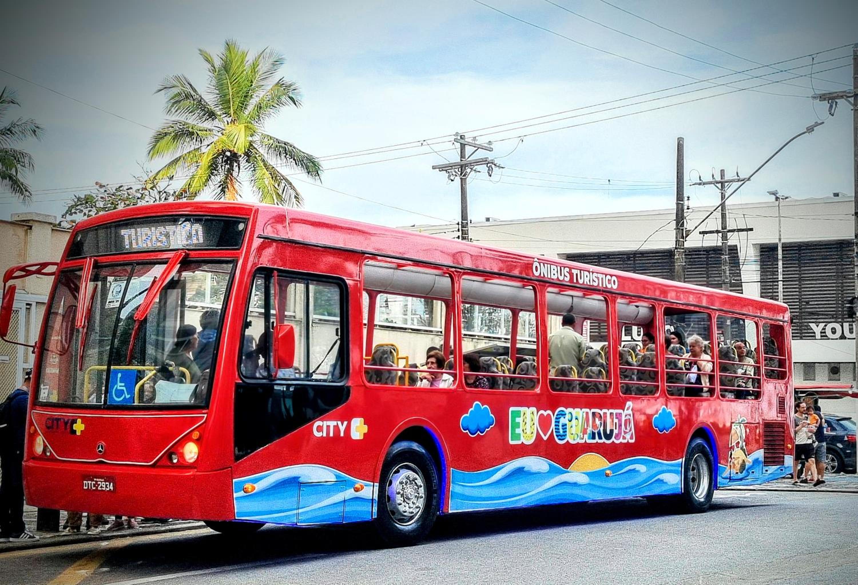 AP 2 vagas varanda gourmet e a 170 m da praia