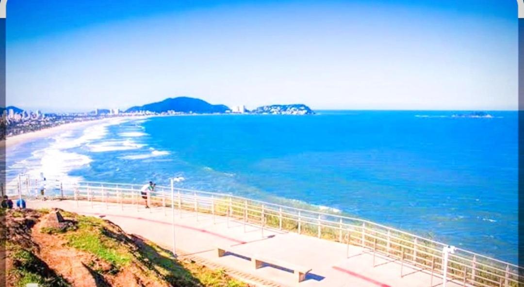 AP 2 vagas varanda gourmet e a 170 m da praia