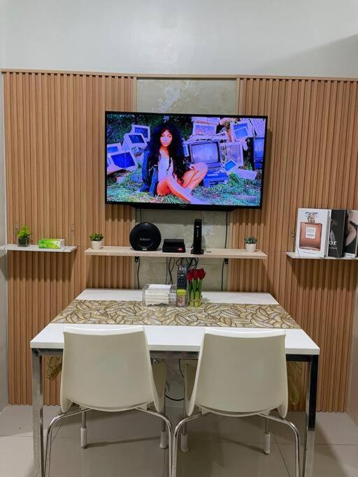 Makati Luxury Retreat with Wi-Fi and Netflix view 3