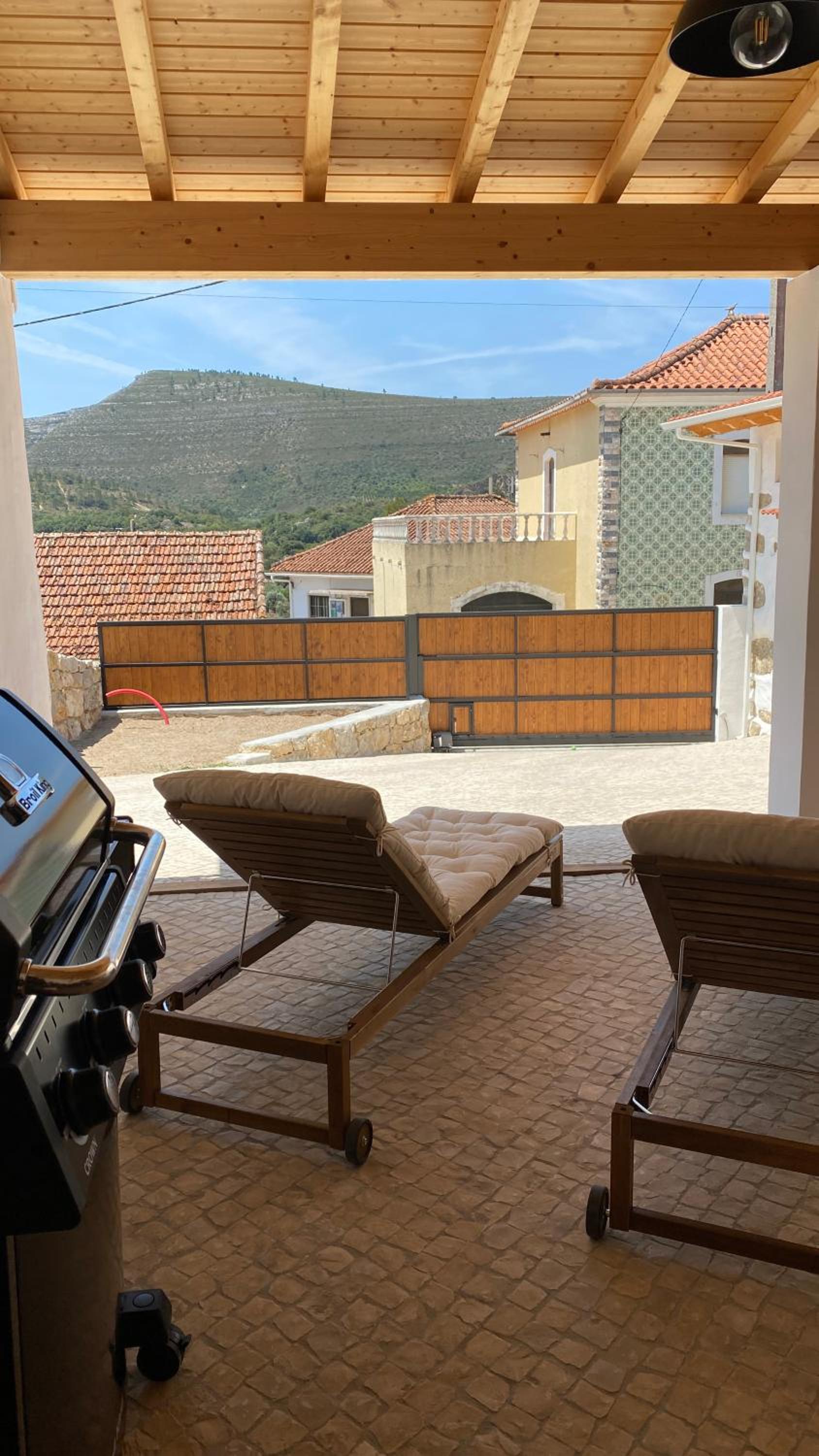 Casa de Alcaria view 2
