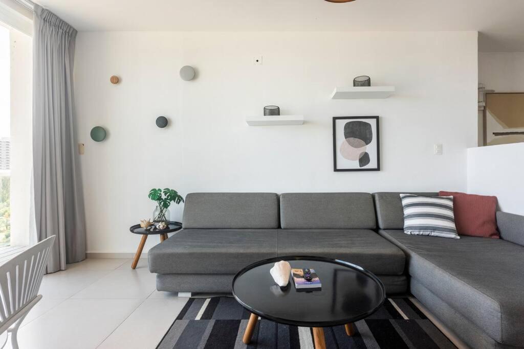 *SUN SCAPE Beachfront Studio by Casa Paraiso*