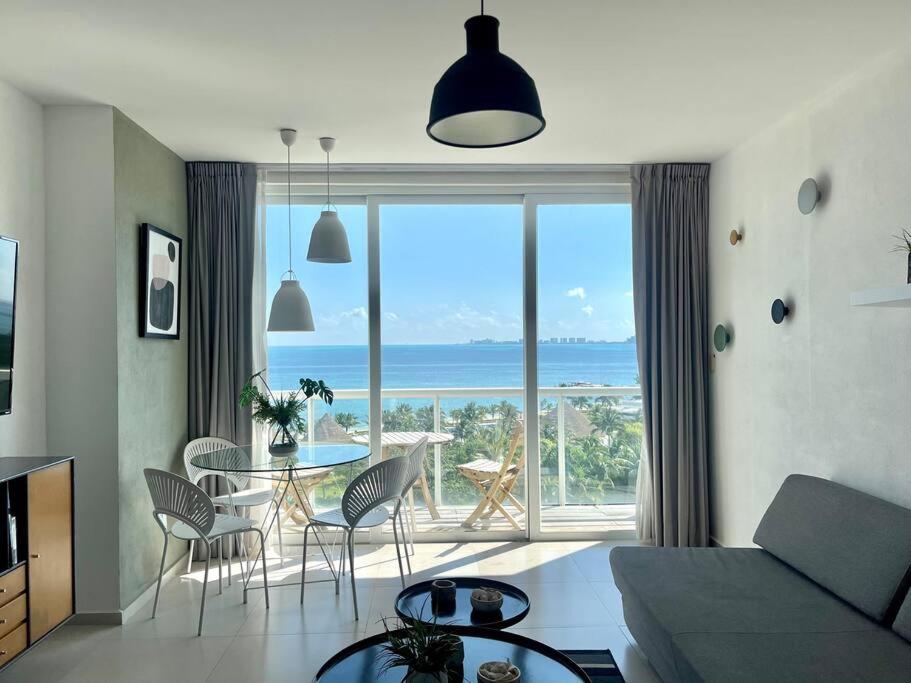 *SUN SCAPE Beachfront Studio by Casa Paraiso*