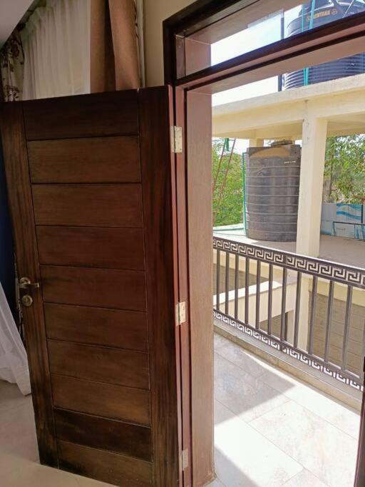 Beautiful 4bedroom mansion with a view-Blue house, view 5