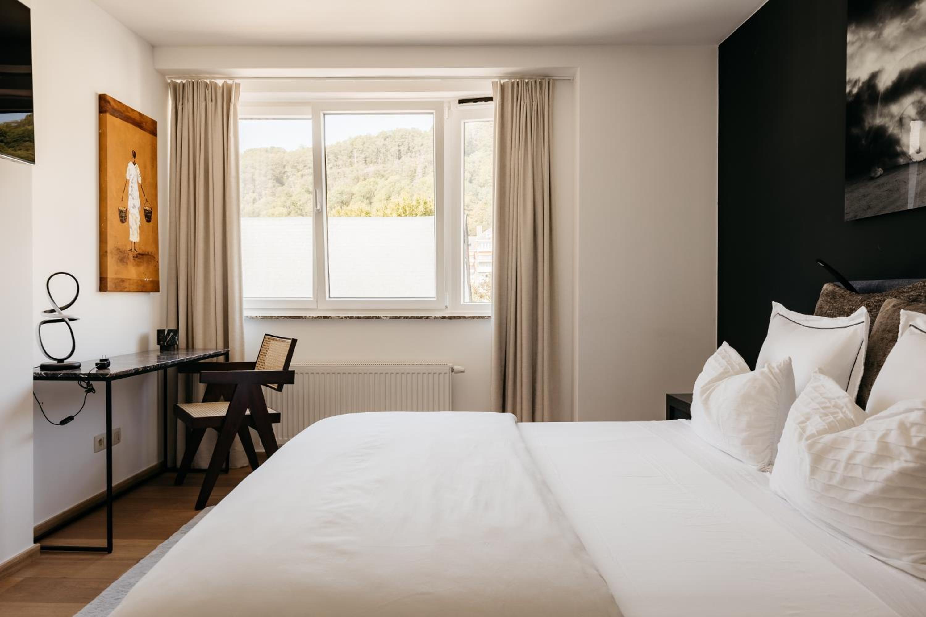 The Edgewater Suites - Park View
