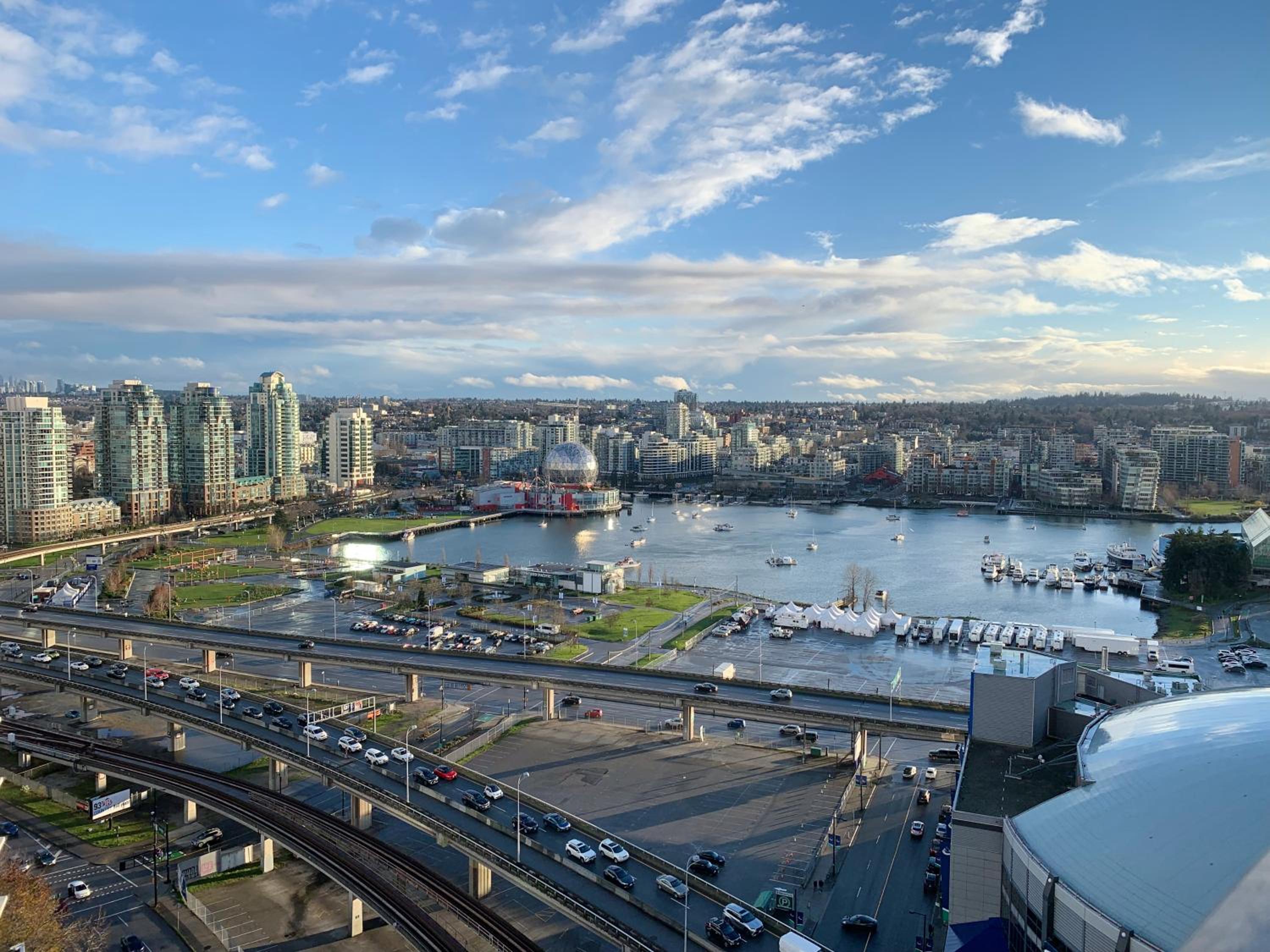 DOWNTOWN+Amazing View+2BD/2BA Free Parking