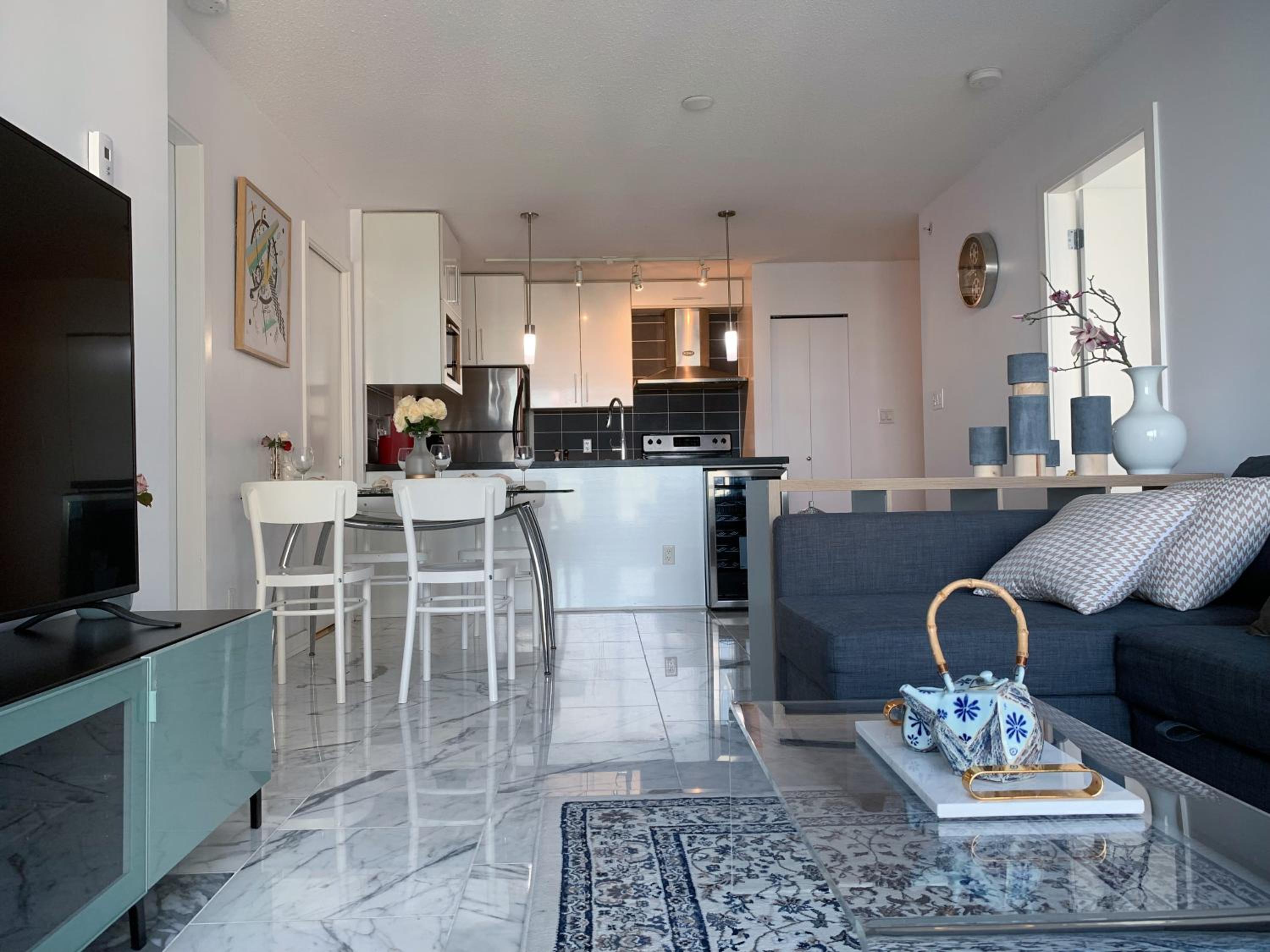 DOWNTOWN+Amazing View+2BD/2BA Free Parking