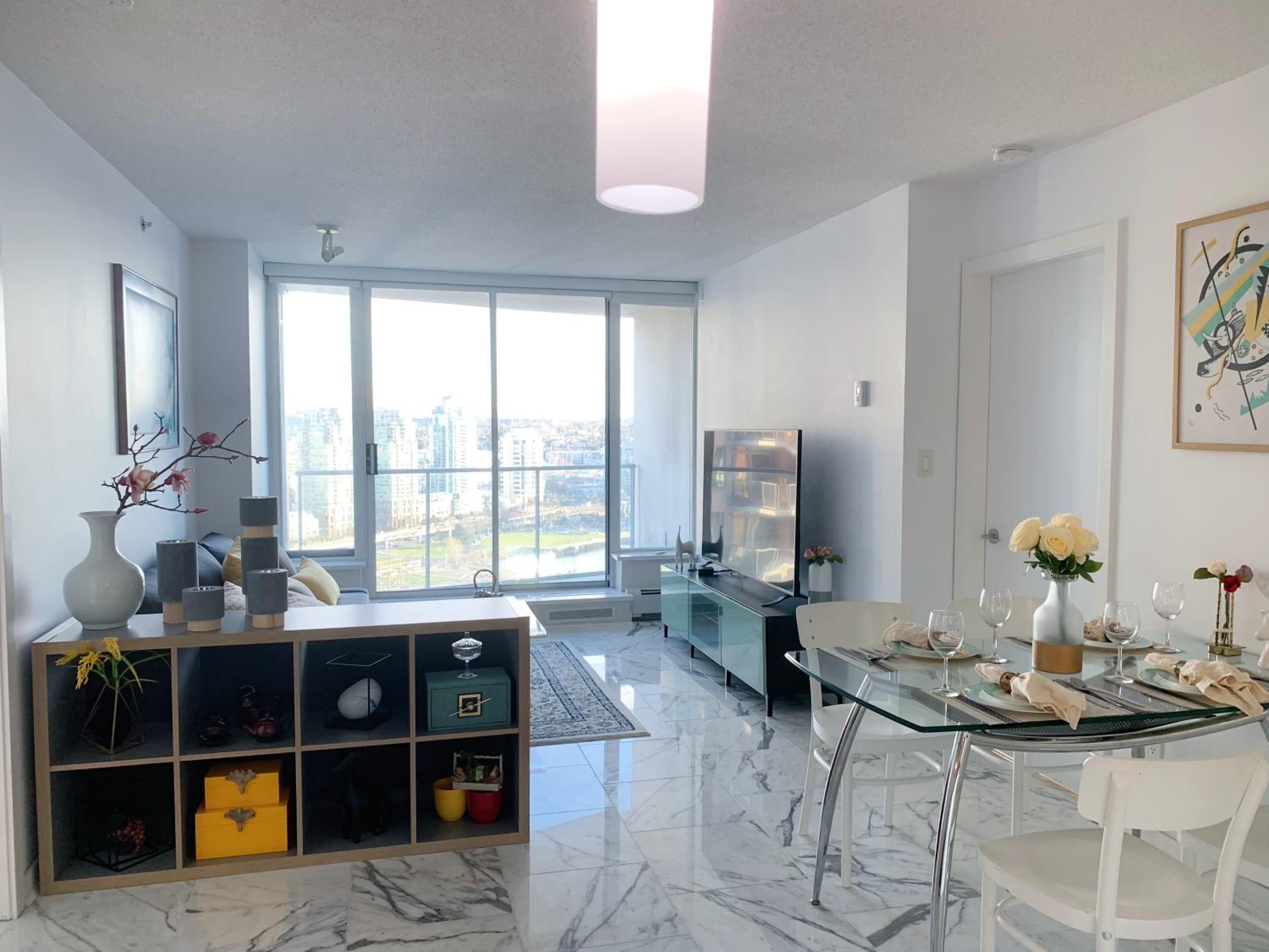 DOWNTOWN+Amazing View+2BD/2BA Free Parking