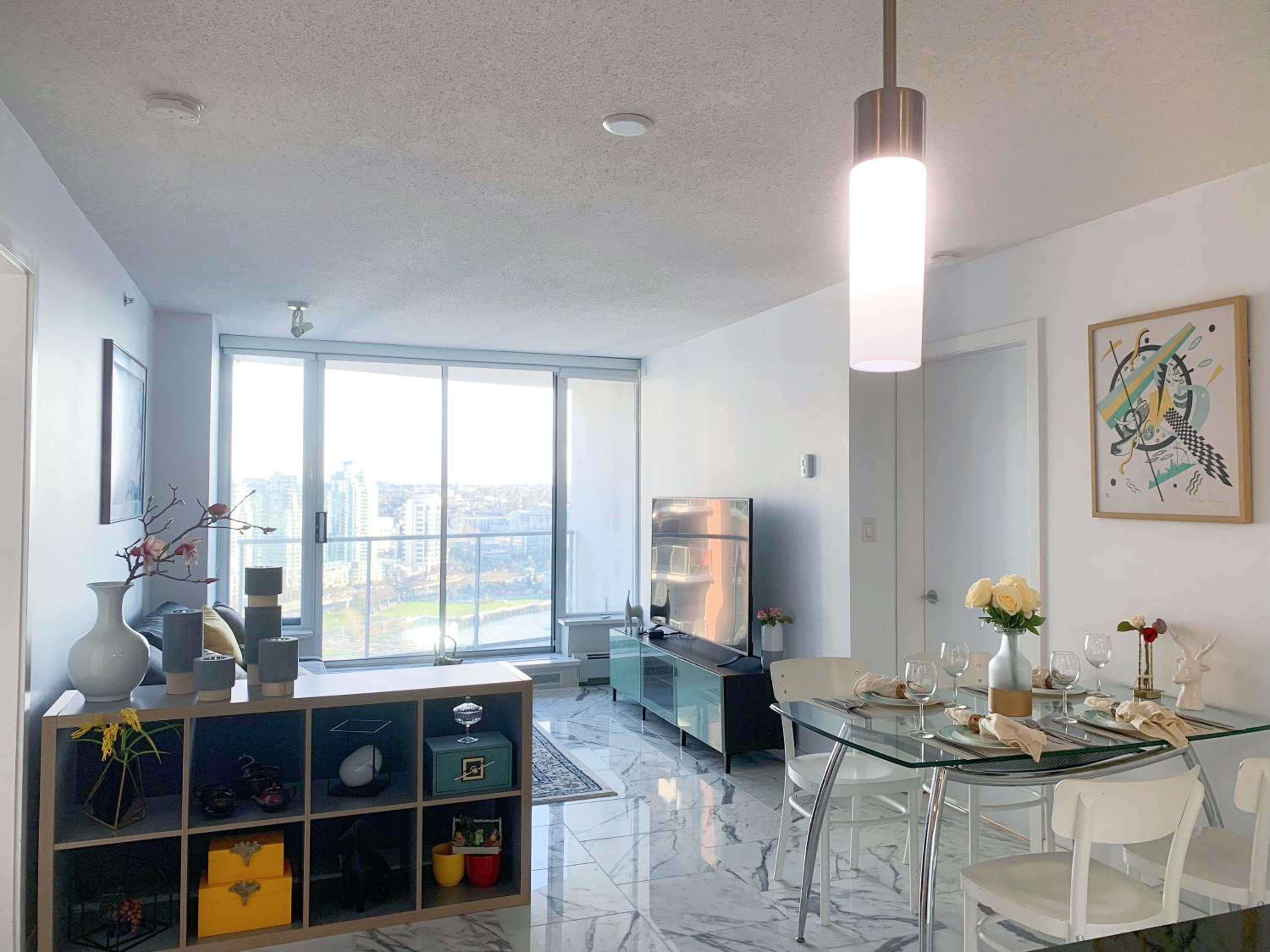 DOWNTOWN+Amazing View+2BD/2BA Free Parking