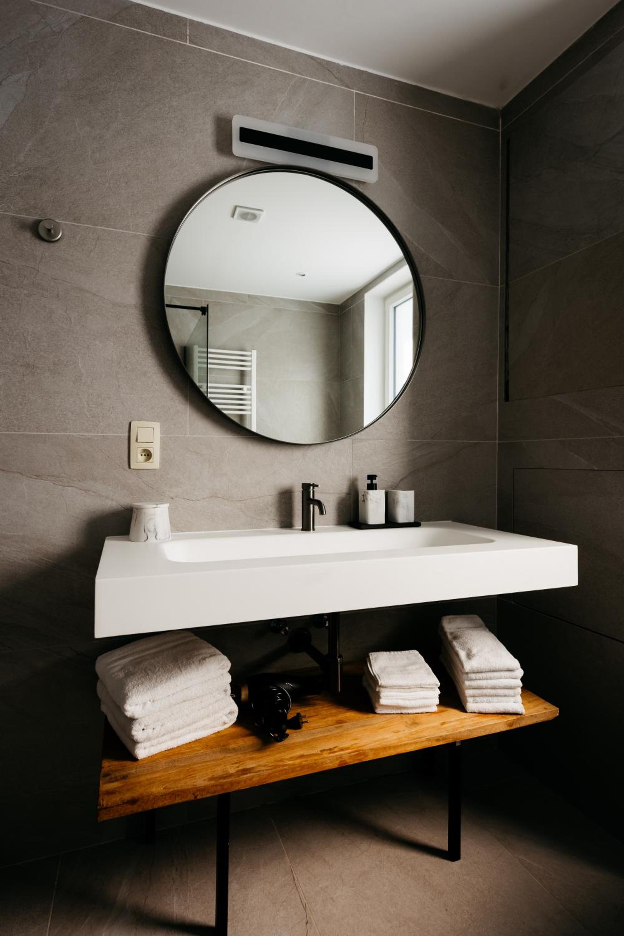 The Edgewater Suites - Park View