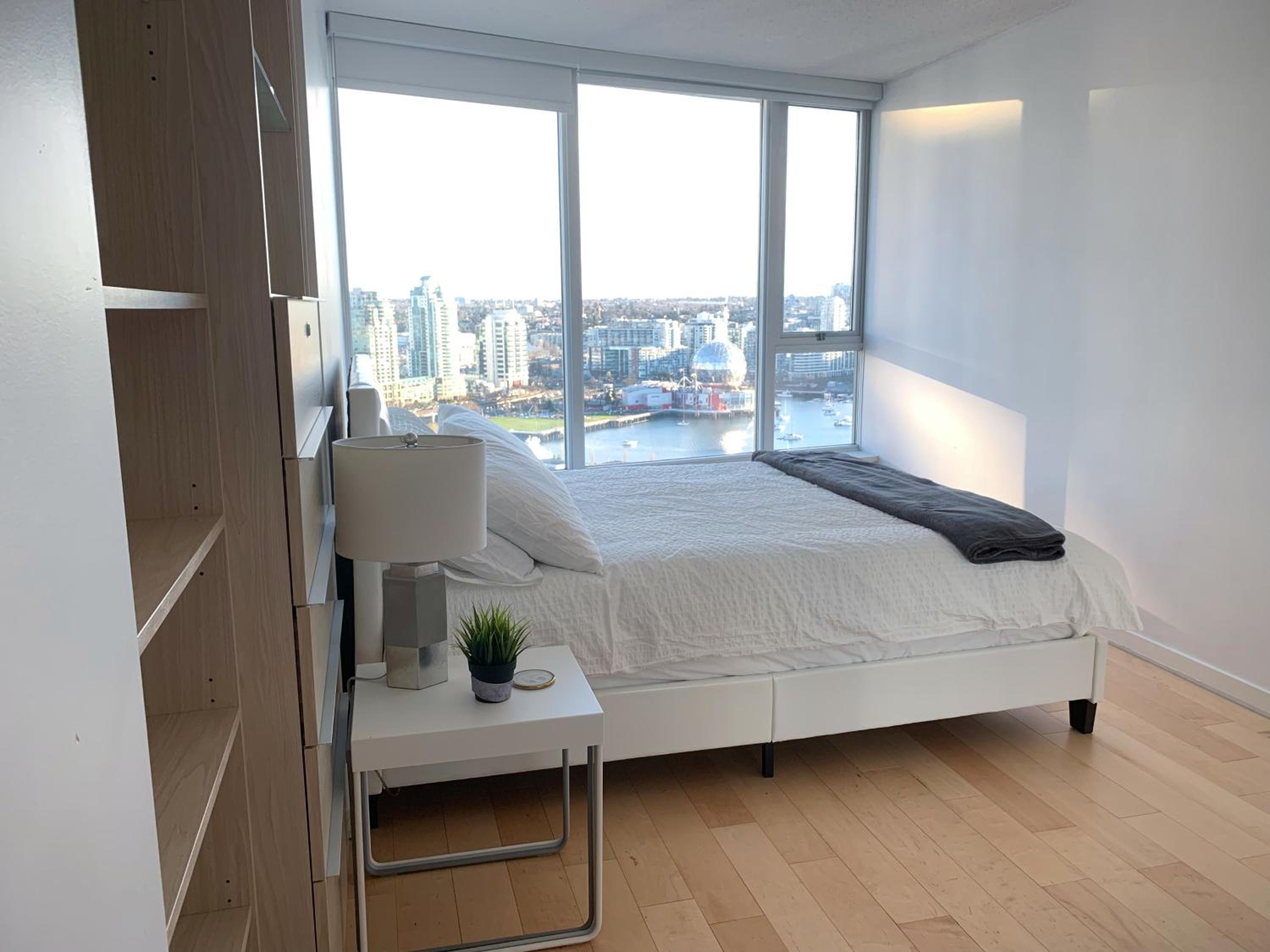 DOWNTOWN+Amazing View+2BD/2BA Free Parking