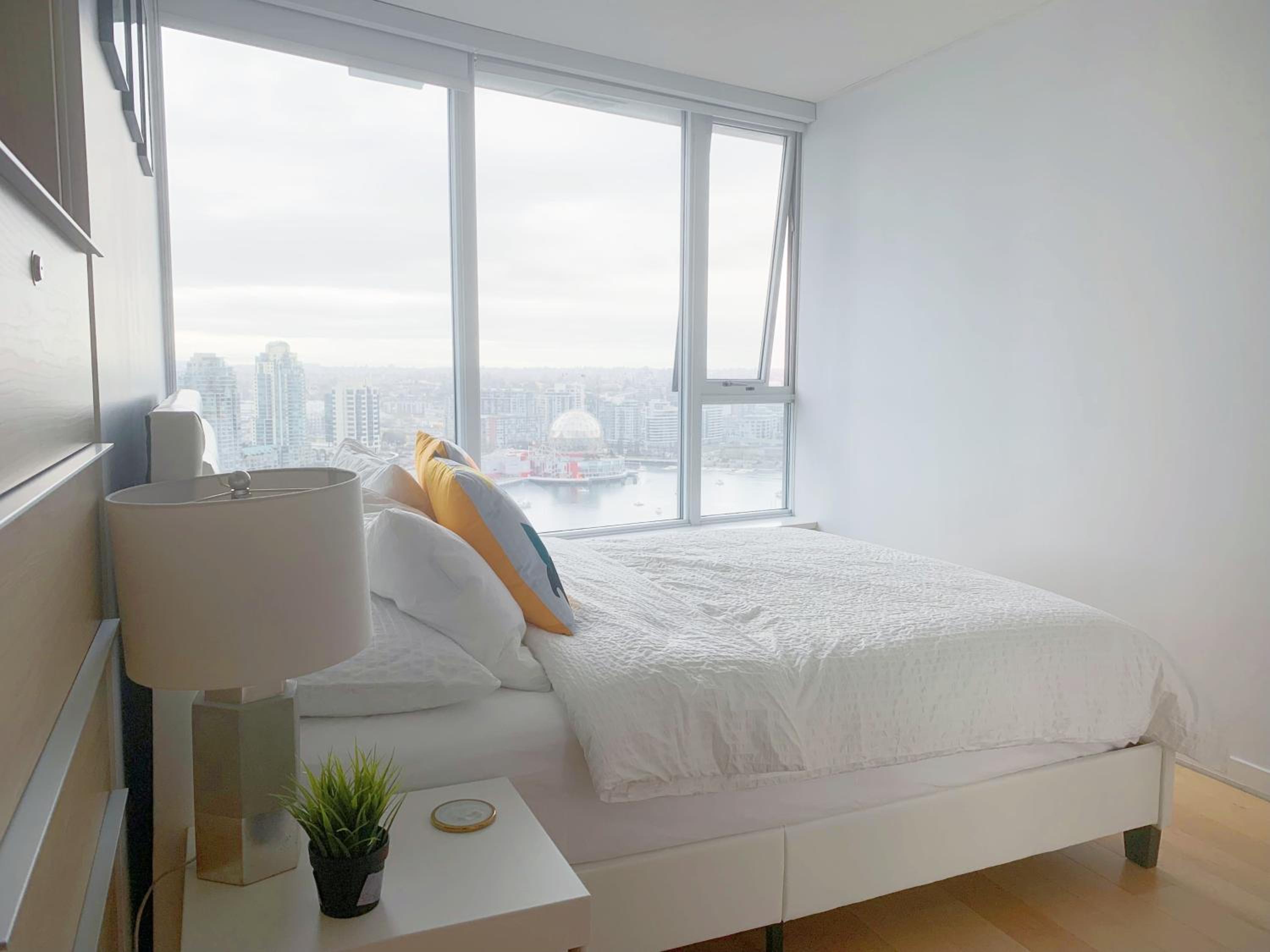 DOWNTOWN+Amazing View+2BD/2BA Free Parking