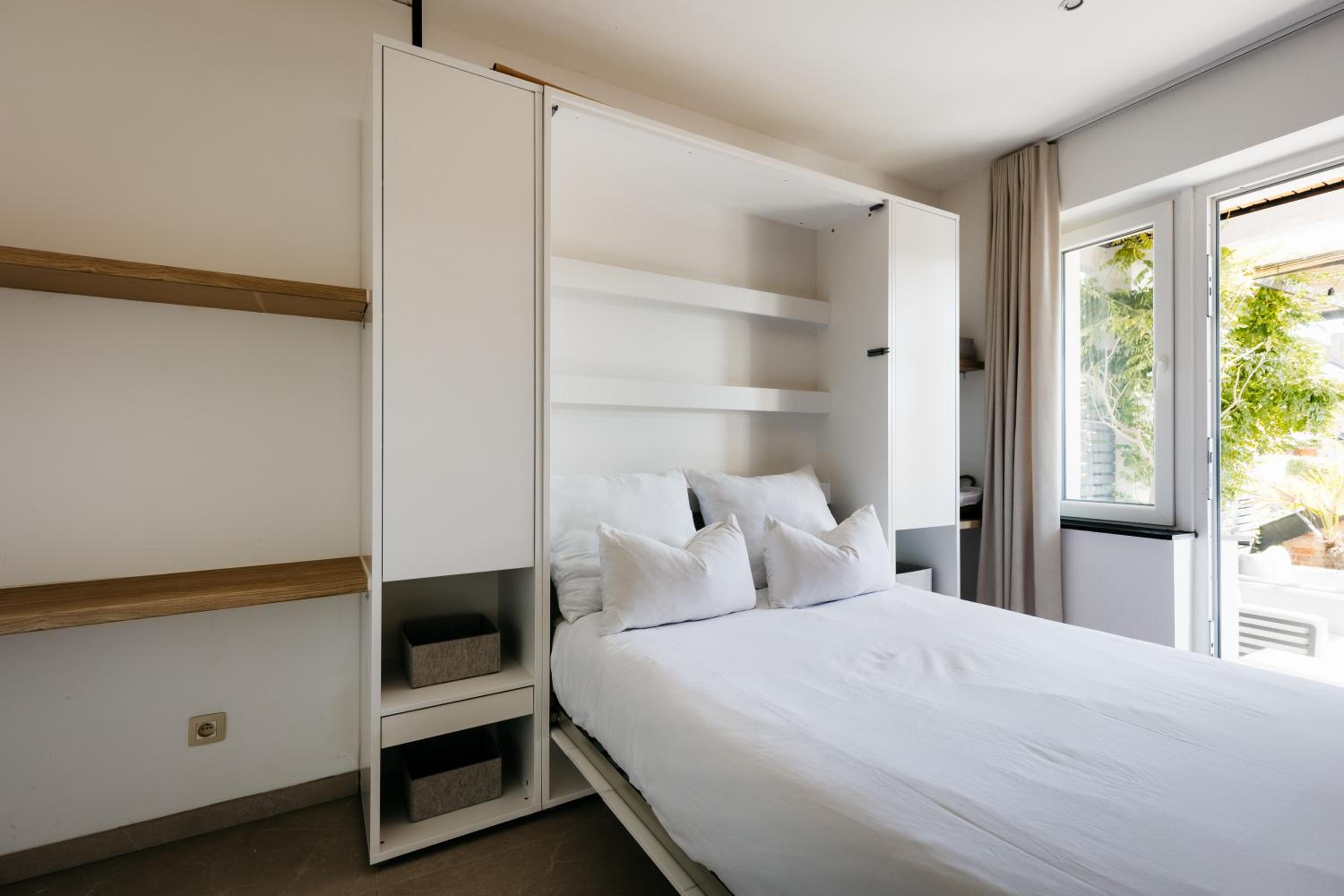 The Edgewater Suites - Park View