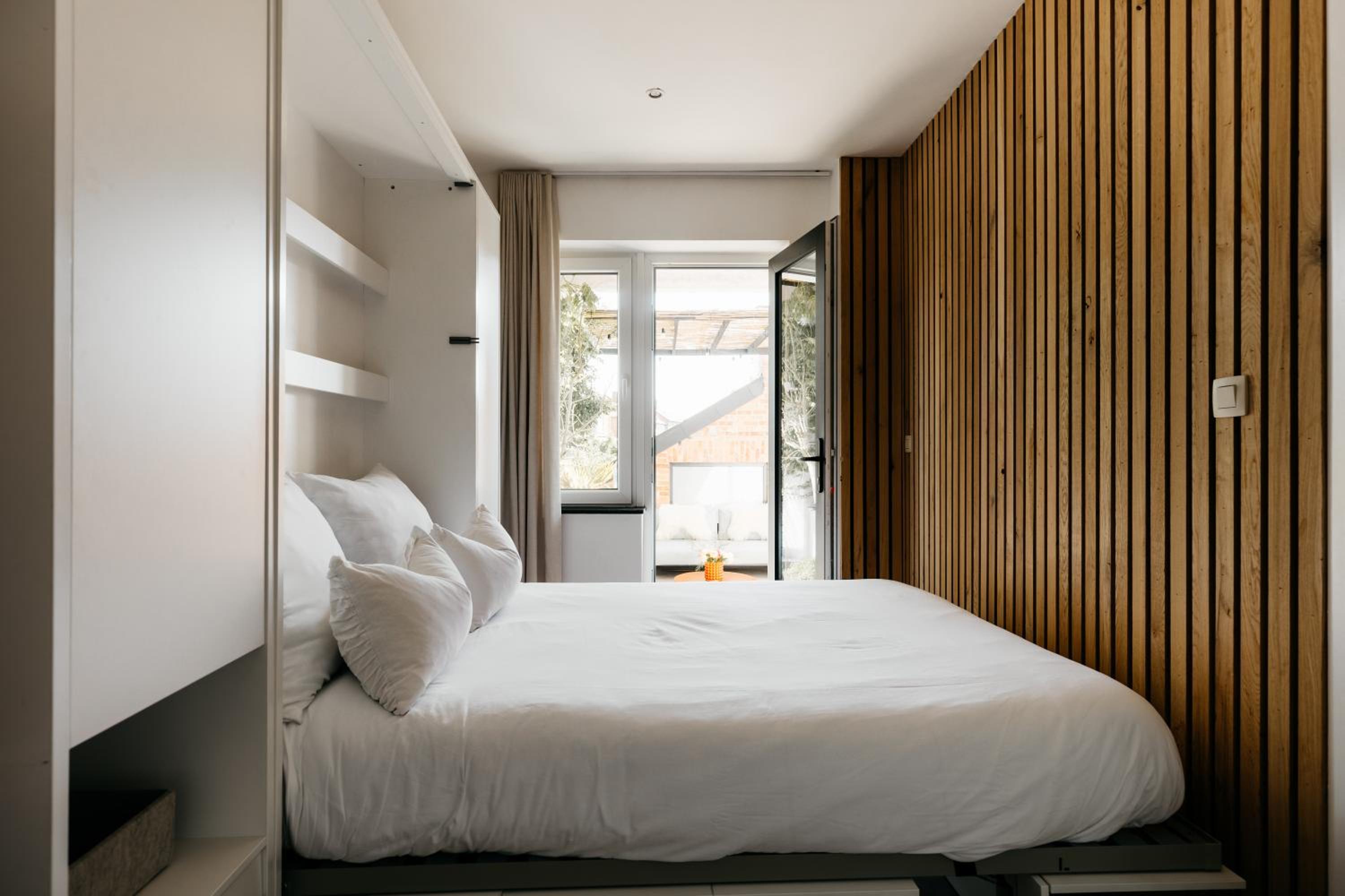 The Edgewater Suites - Park View