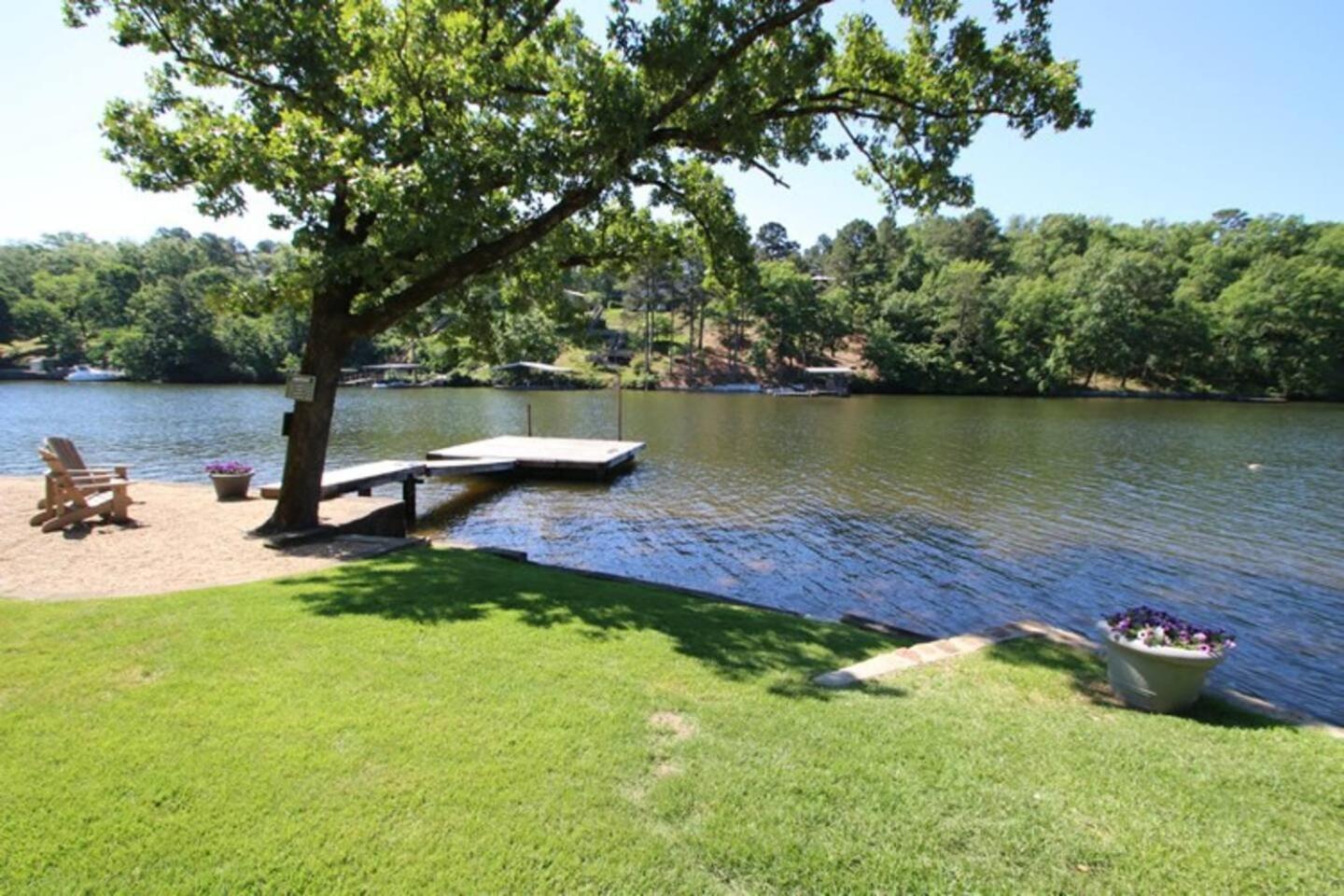 #06 - Lakeview Two Bedroom Cottage-Pet Friendly view 4