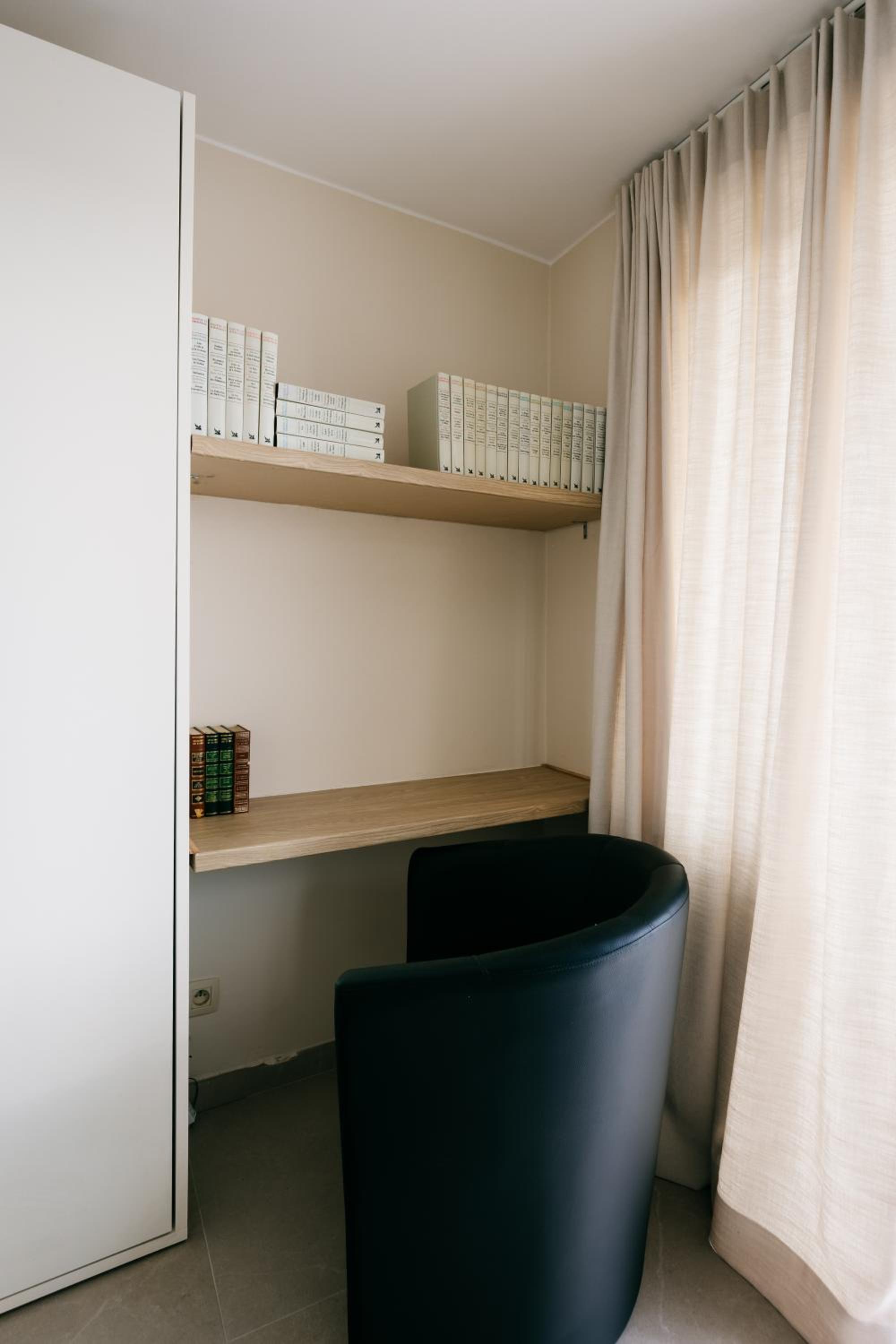 The Edgewater Suites - SKYLINE