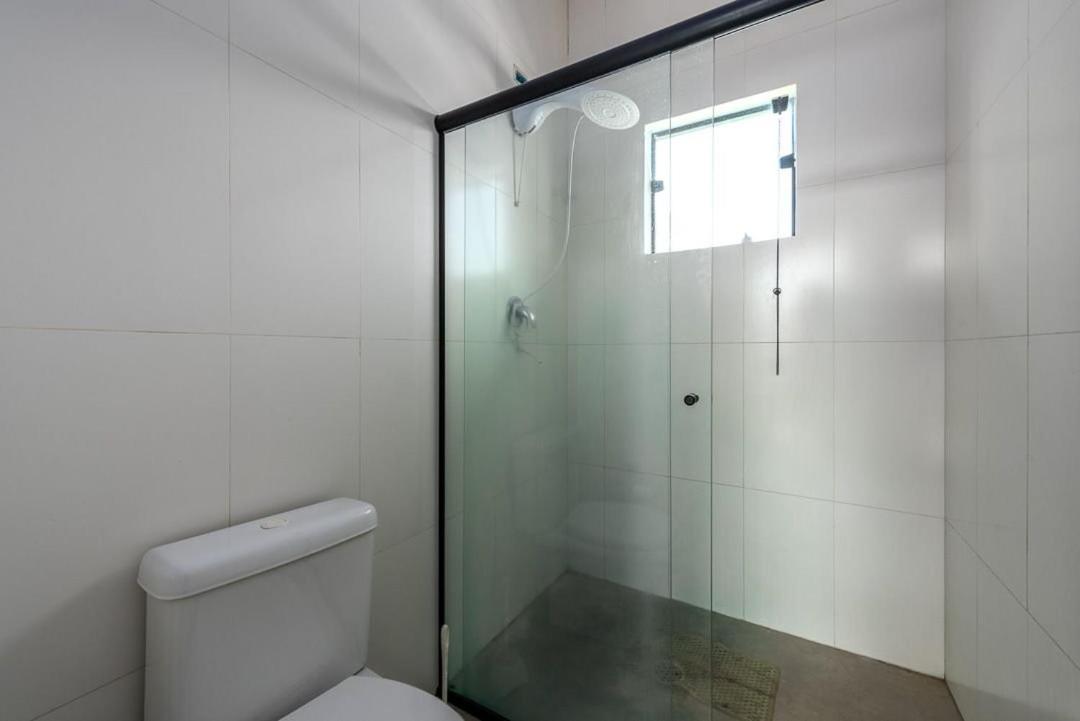 Chácara com jardim e piscina no alto da serra