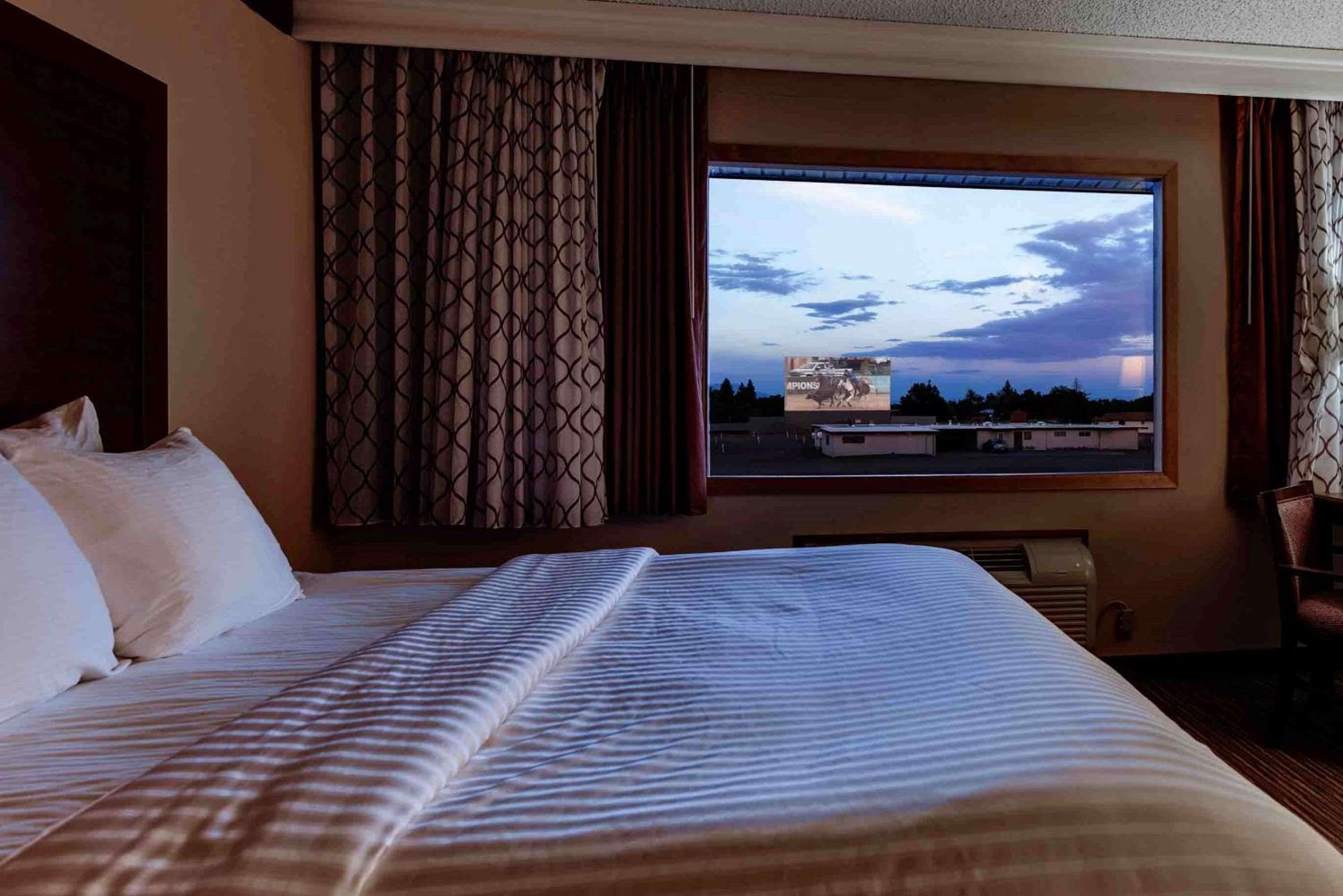 Best Western Movie Manor