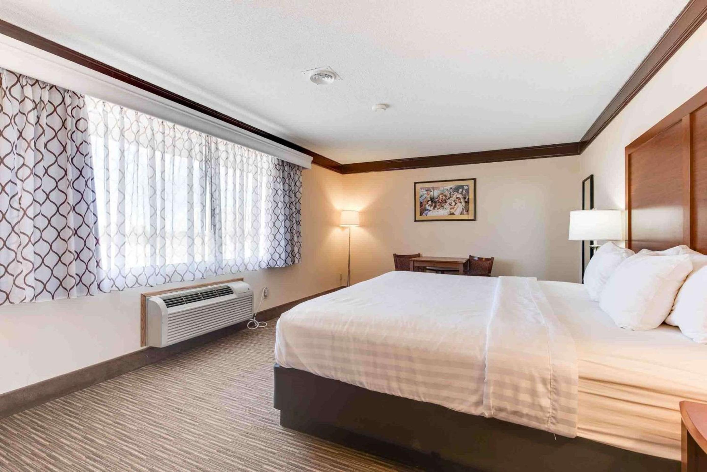 Best Western Movie Manor
