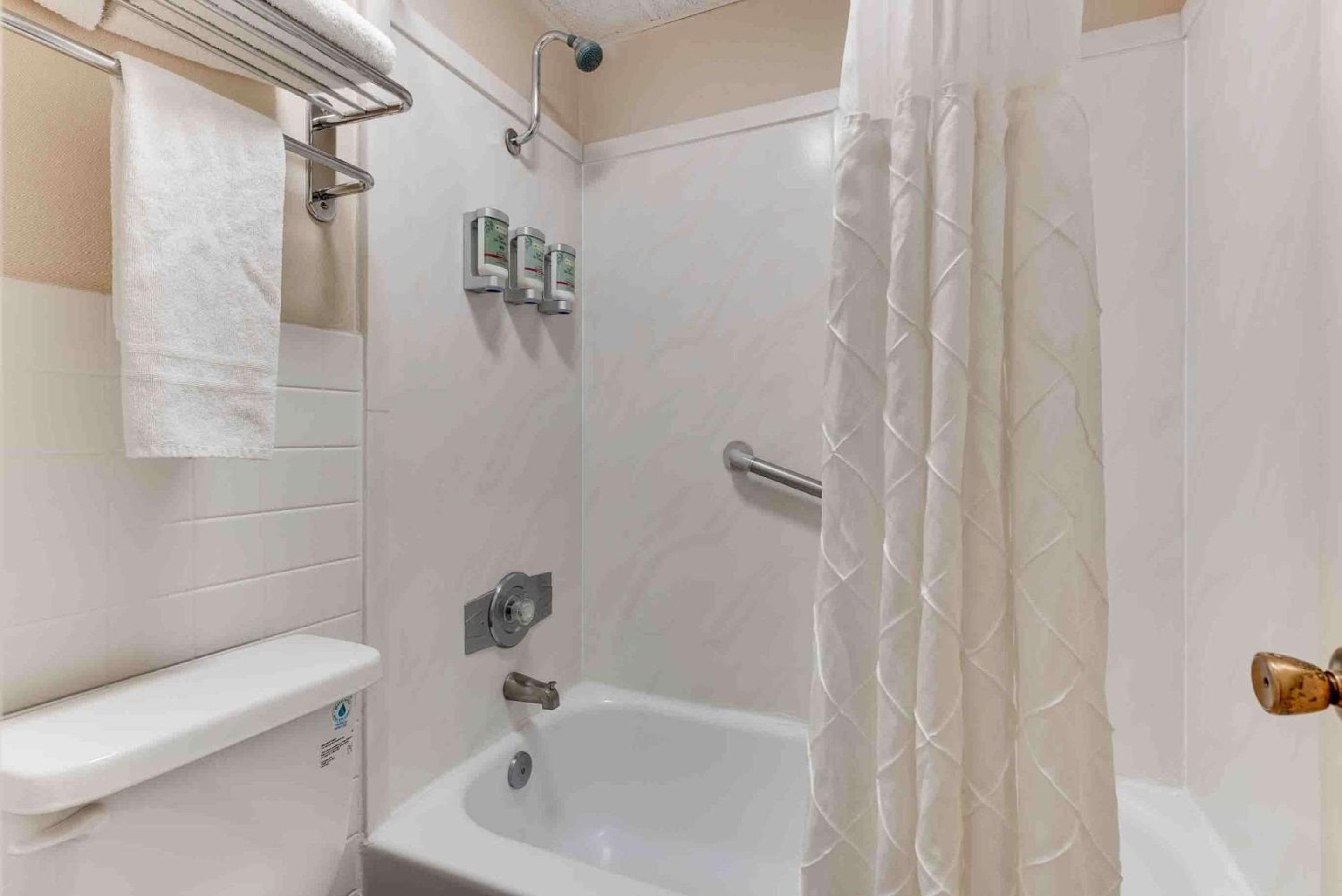 Best Western Movie Manor - Property Image 9