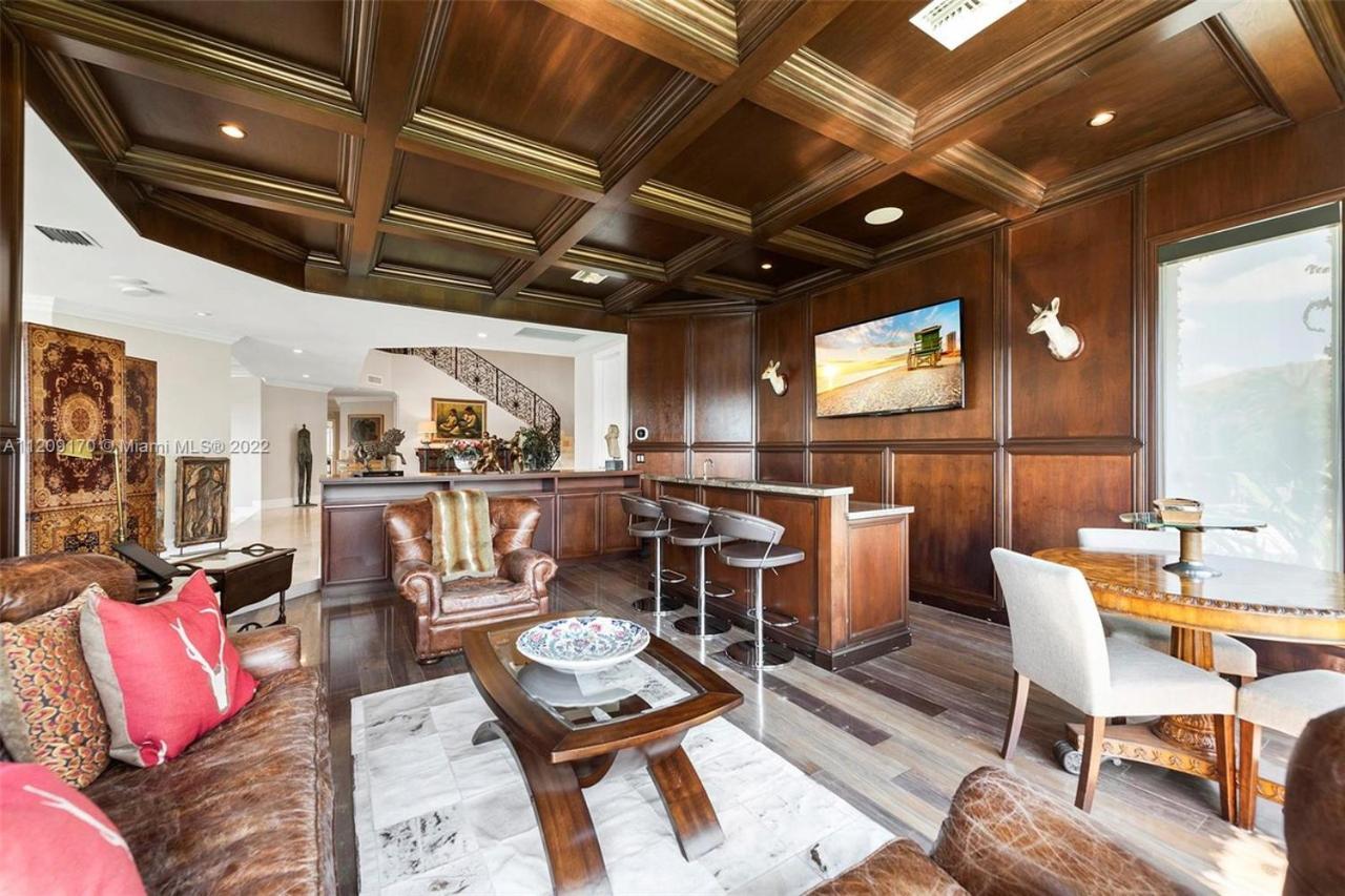 Holiday Estate