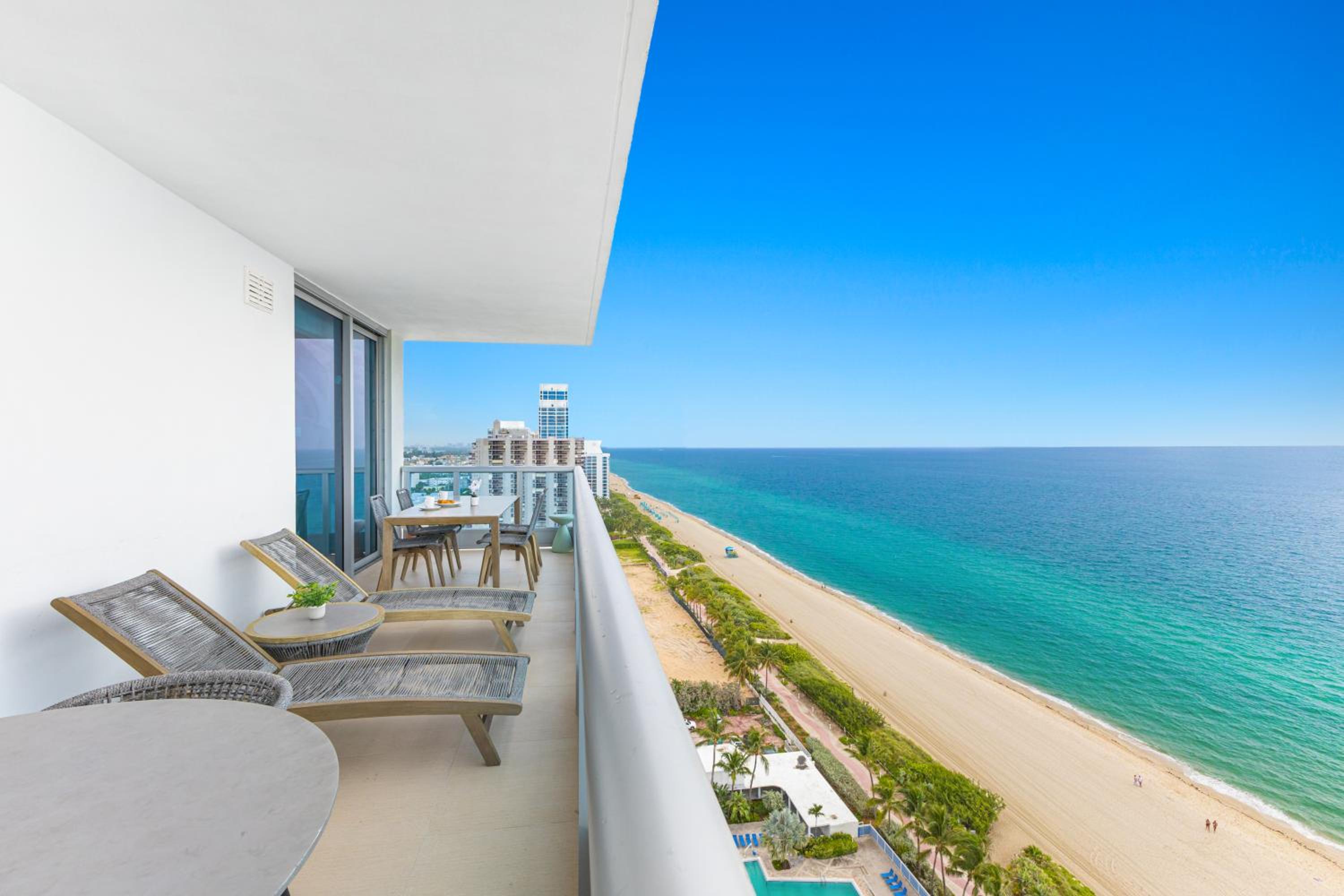 Dharma Home Suites Miami Beach at Monte Carlo