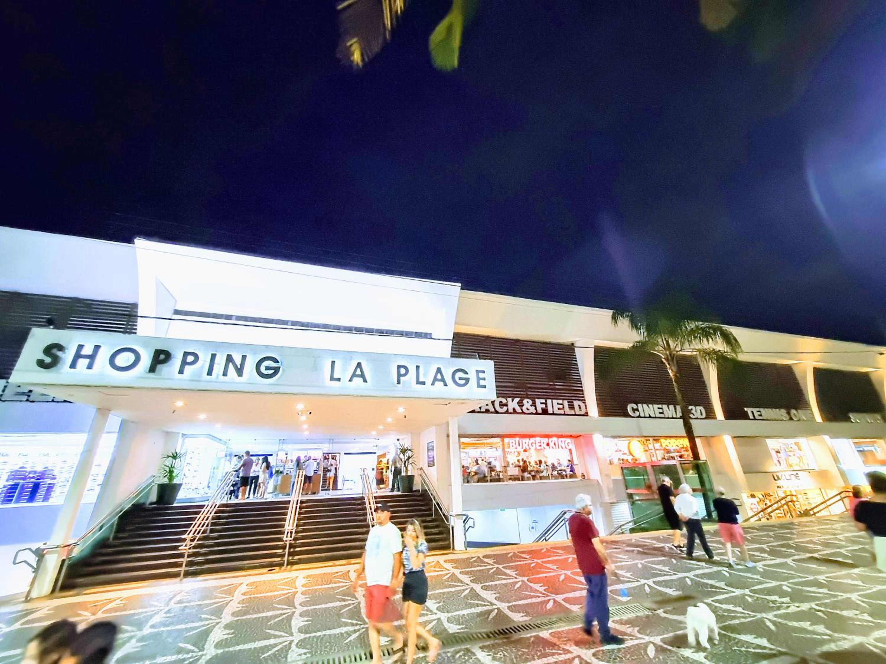AP 2 vagas varanda gourmet e a 170 m da praia