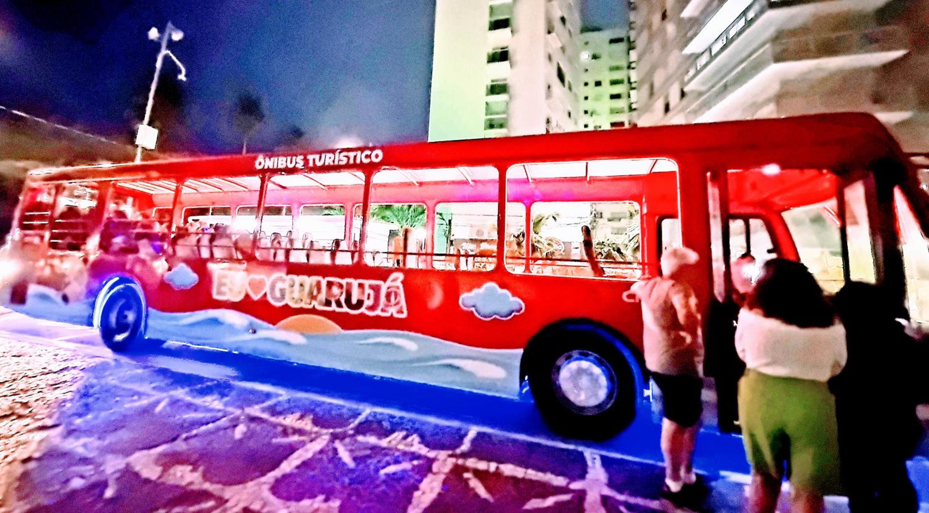 AP 2 vagas varanda gourmet e a 170 m da praia
