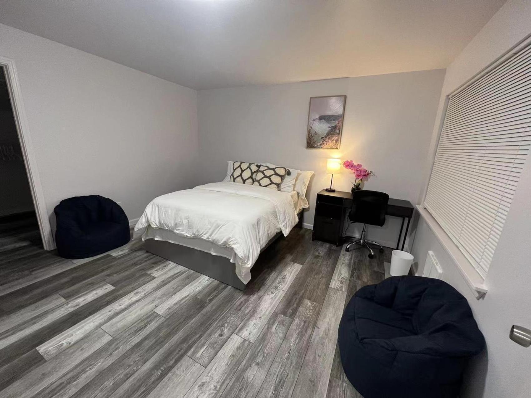 Cozy cottage near Hoodsport 2Bed 1Bath Duplex A view 3