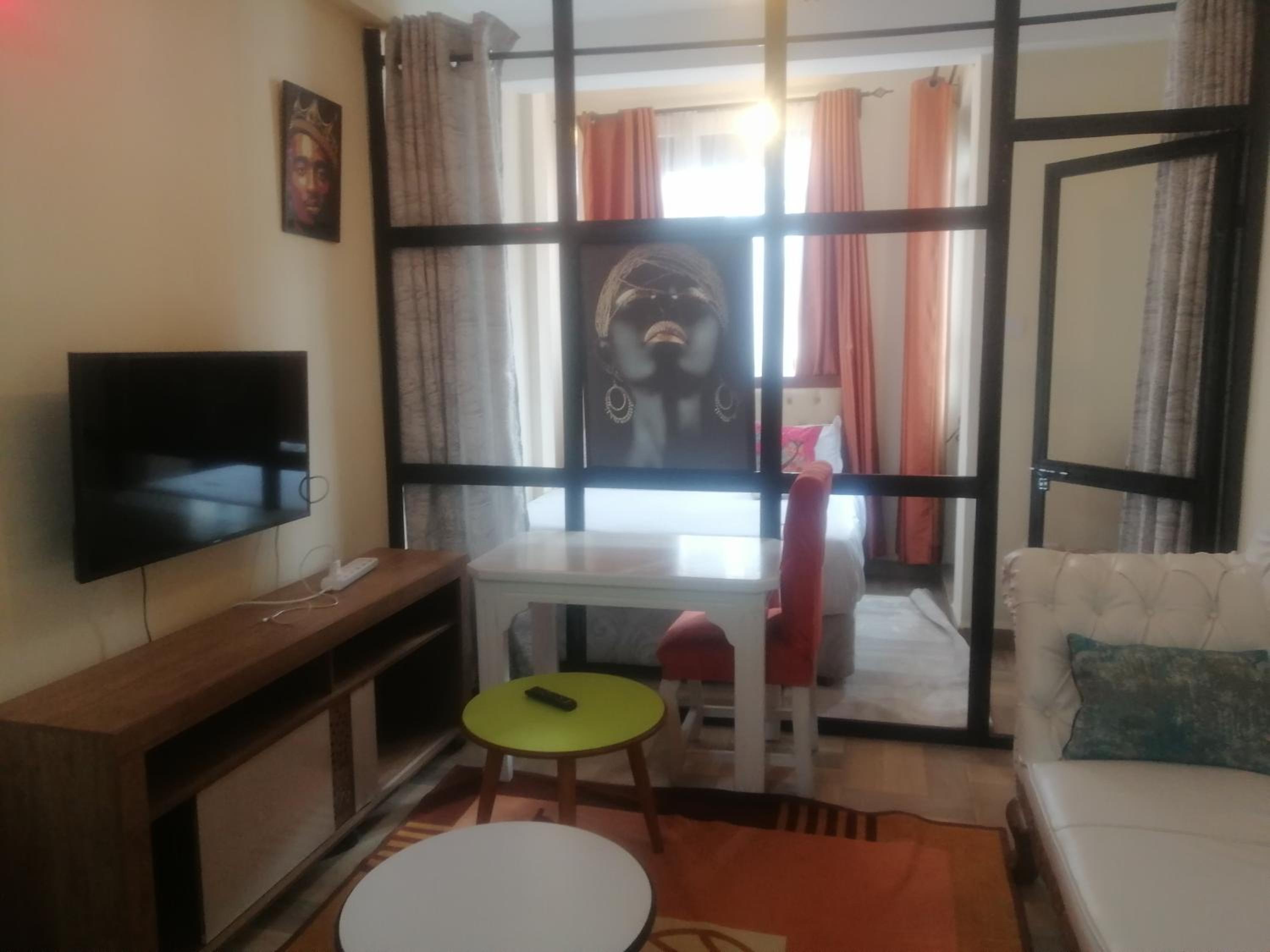 Nash AirbnB luxurious -2Beds view 5