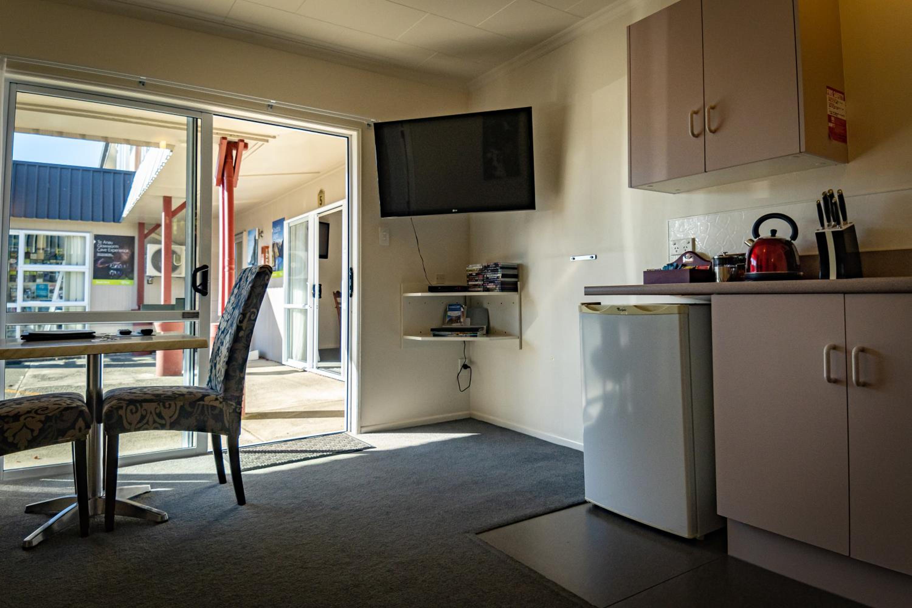 Amber Court Motel — photo 60