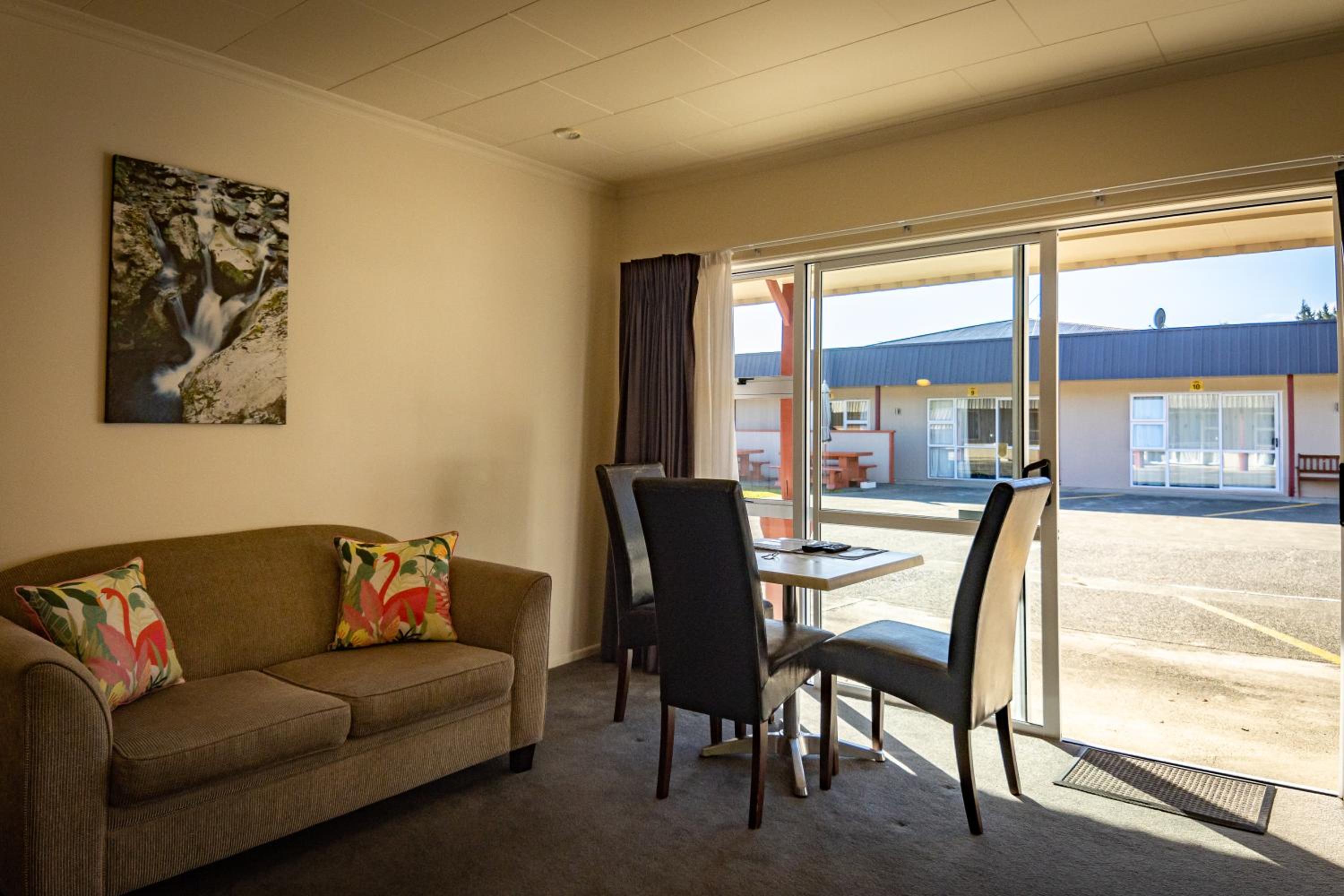 Amber Court Motel — photo 65