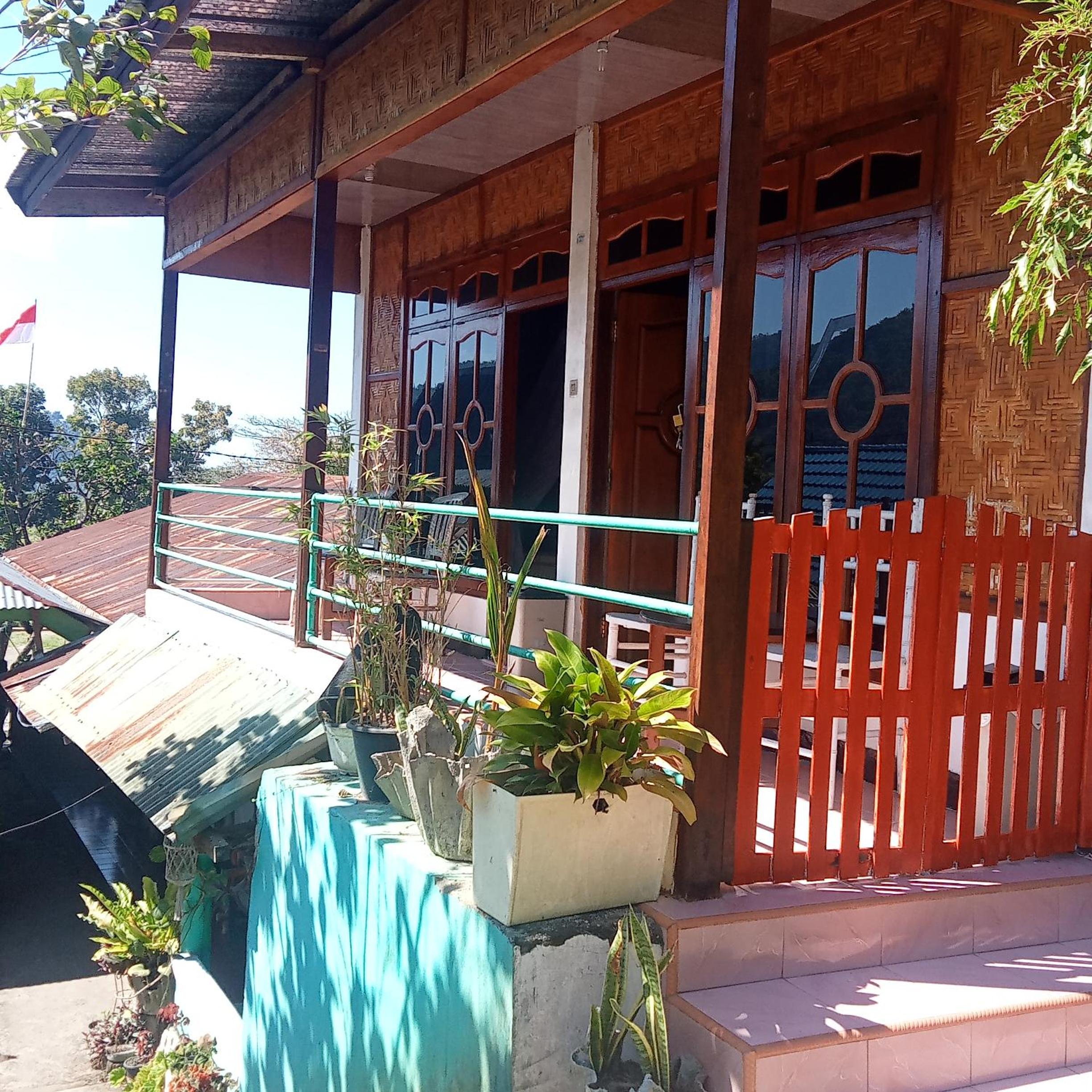 WATUGANA BUNGALOW KELIMUTU