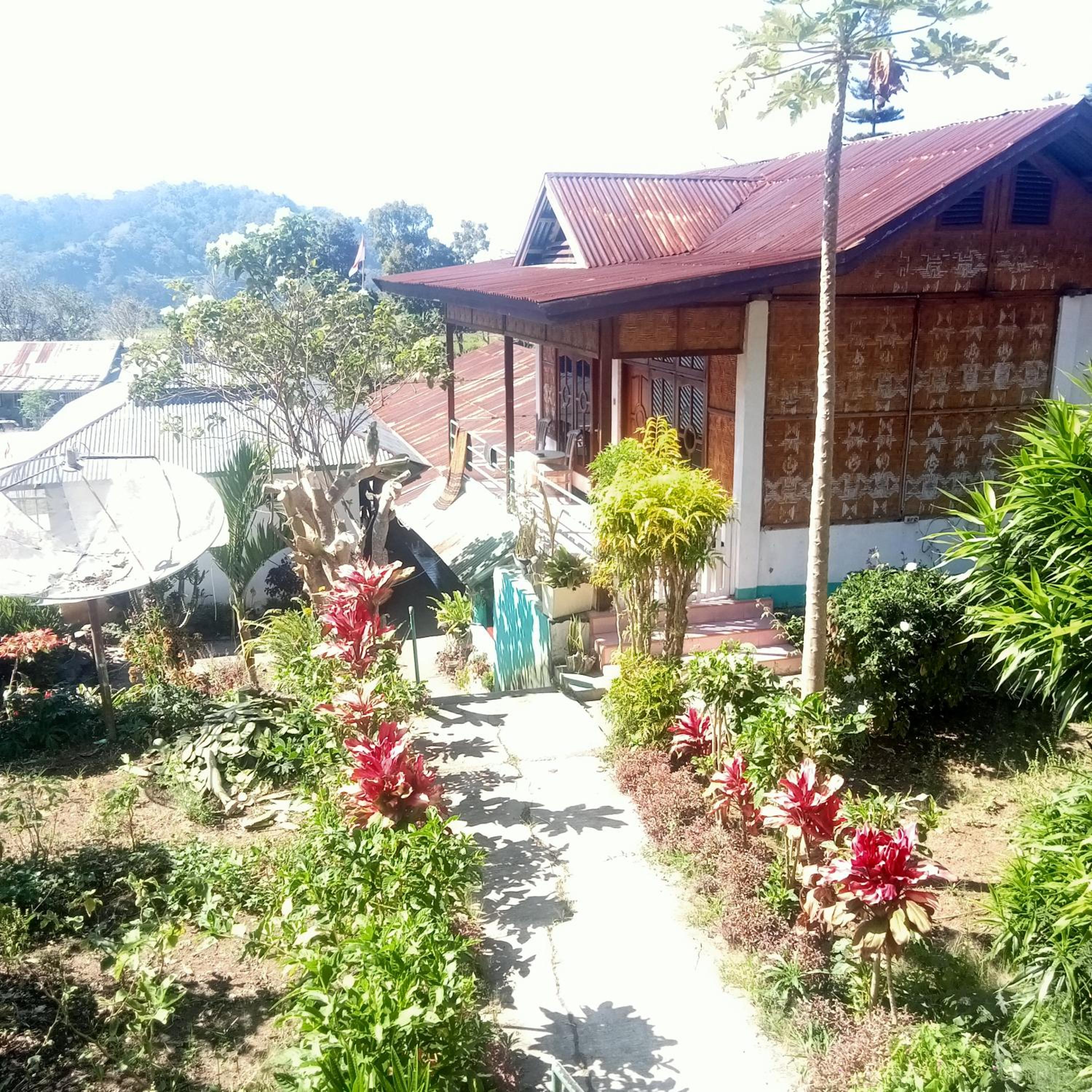 WATUGANA BUNGALOW KELIMUTU