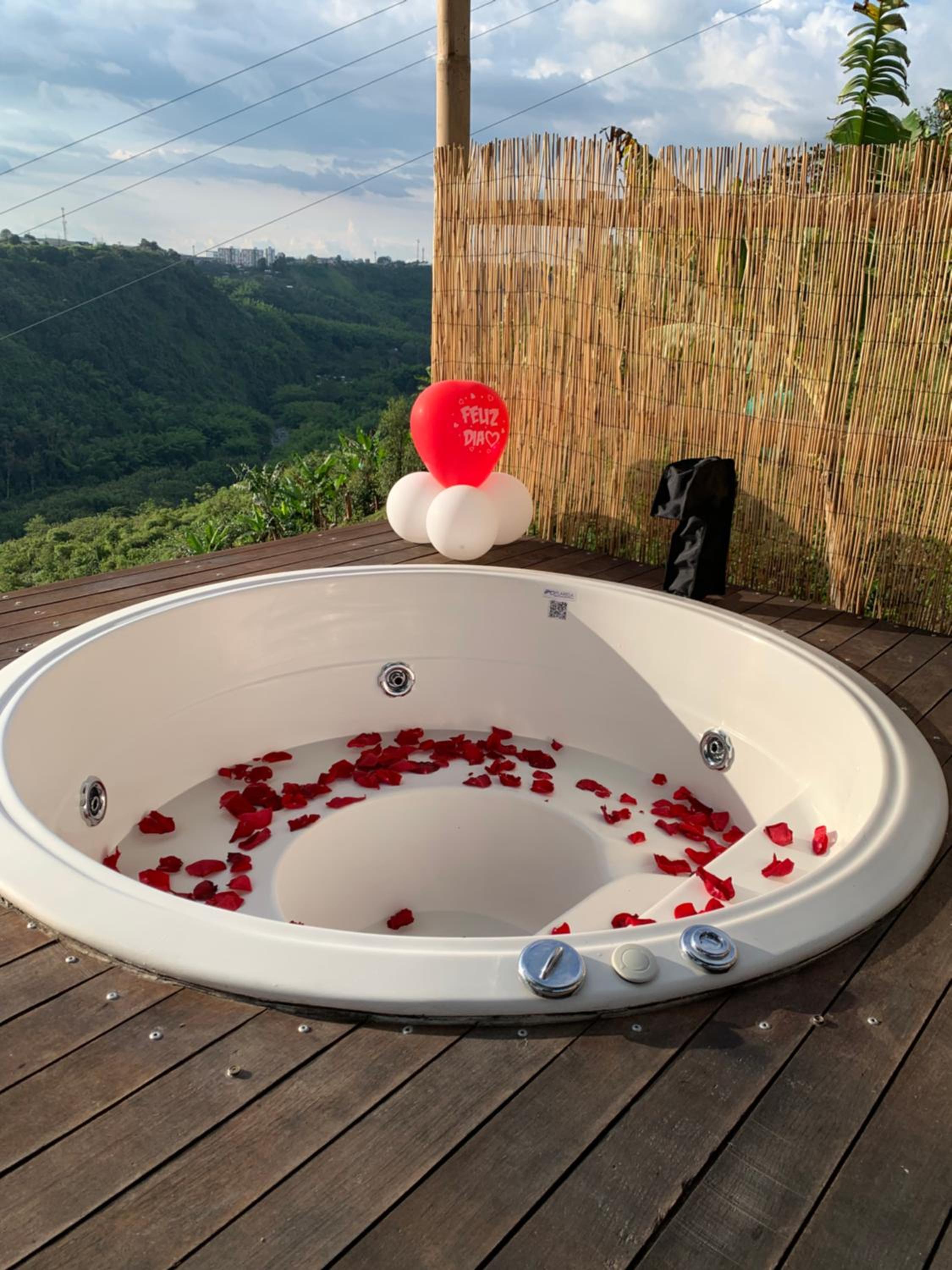 Happy Glamping Quindio - Tipo Domo Traslúcido