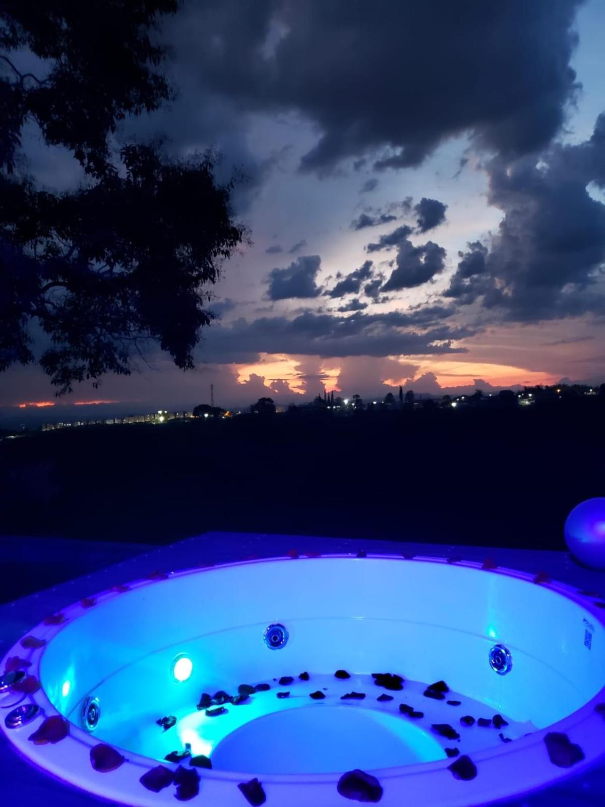 Happy Glamping Quindio - Tipo Domo Traslúcido