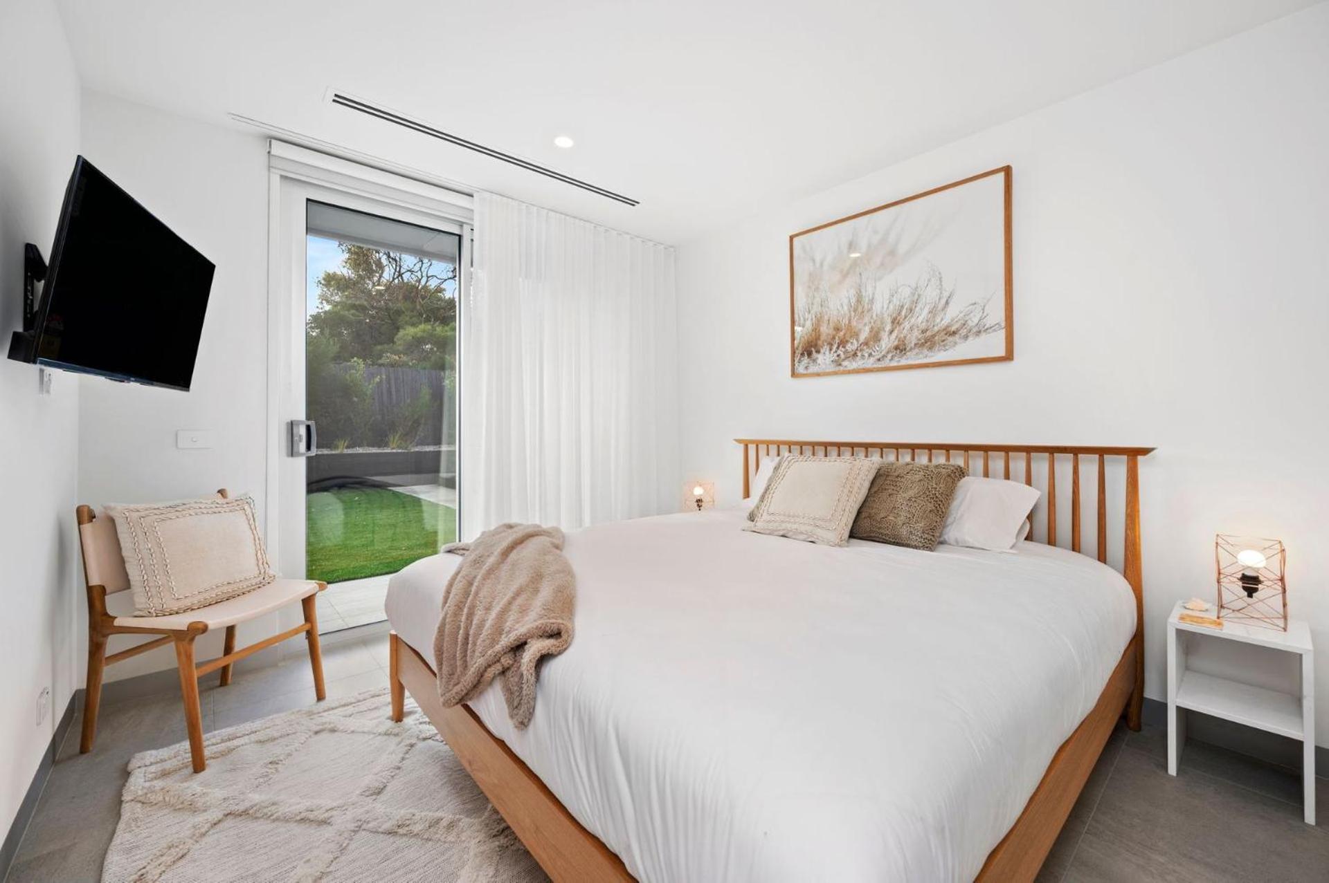 Bush Surrounds On Weir - BYO Linen
