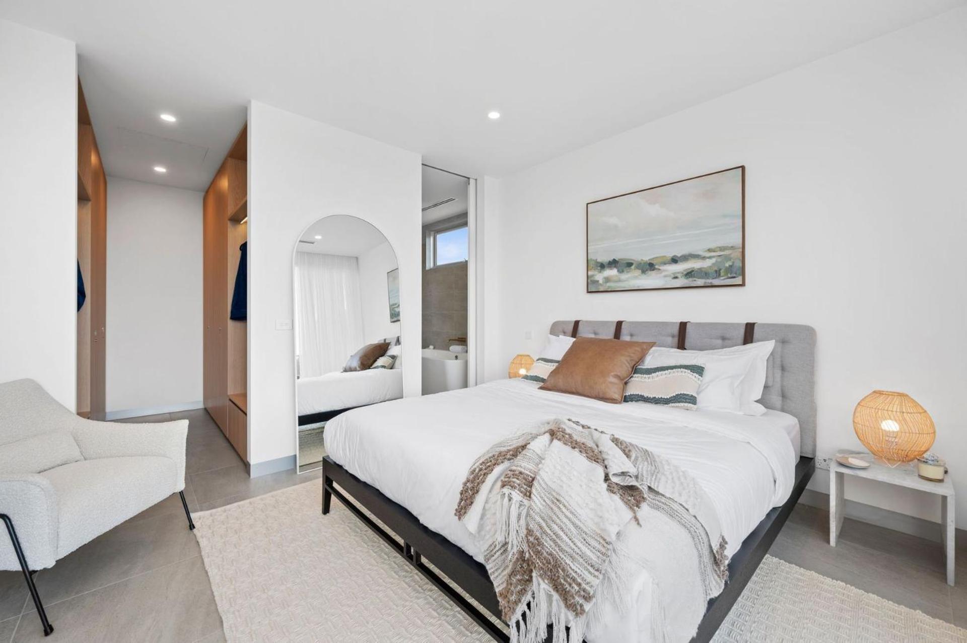 Bush Surrounds On Weir - BYO Linen