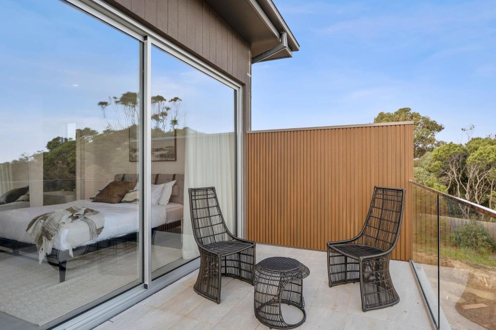 Bush Surrounds On Weir - BYO Linen