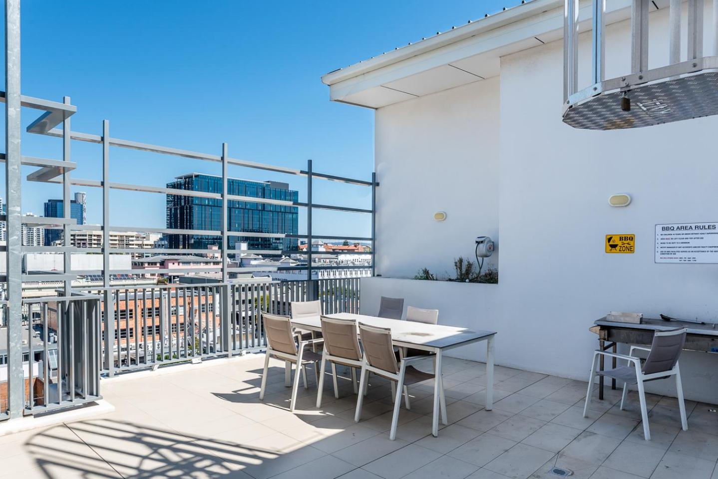Comfort Two bedroom Apartment with Free parking In Valley