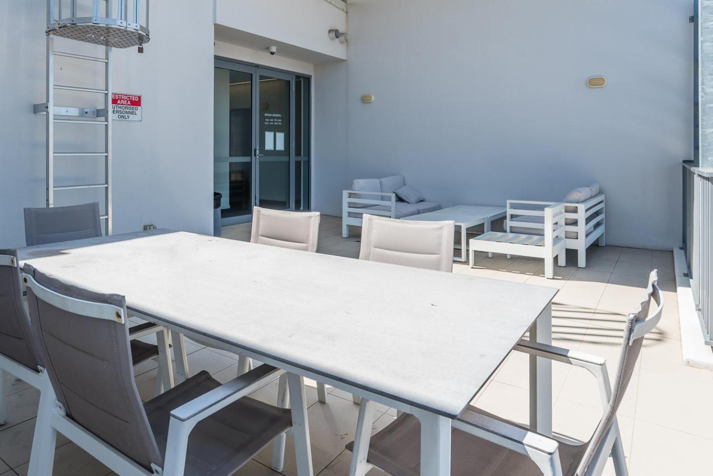 Comfort Two bedroom Apartment with Free parking In Valley