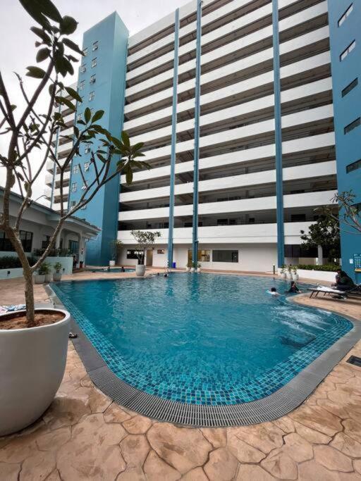 Mutiara Malacca Beach Resort by F&H Homestay photo 8