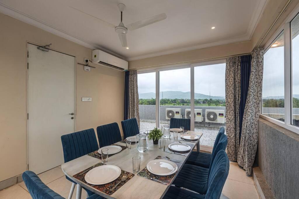 Spanish County Villa 10 By Stayscape Villas view 4
