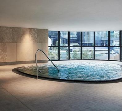 Glamorous 2BR Apt with Ocean & River Views & Free parking